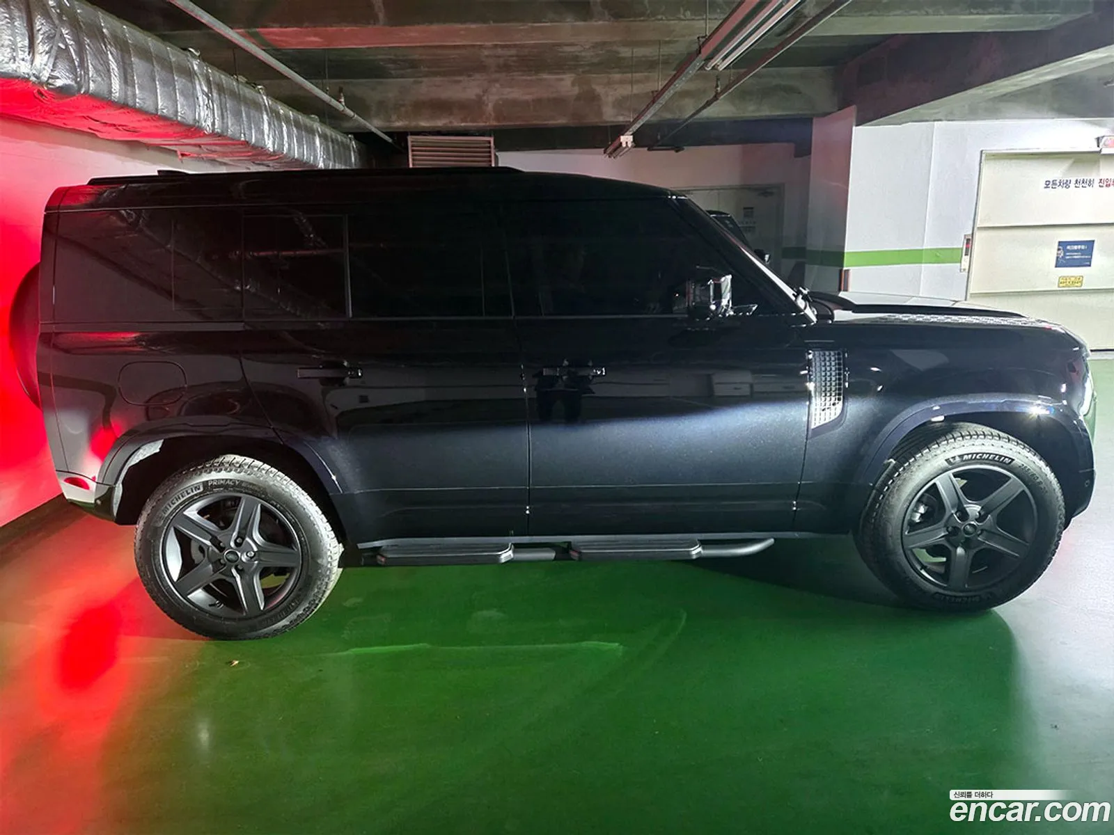 Land Rover Defender 2025 — 14