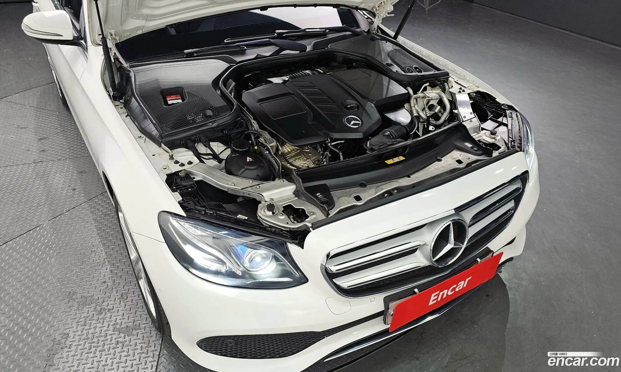 Mercedes-Benz E-Class W213 2018 WDDZF0FB2JA429401 — 14