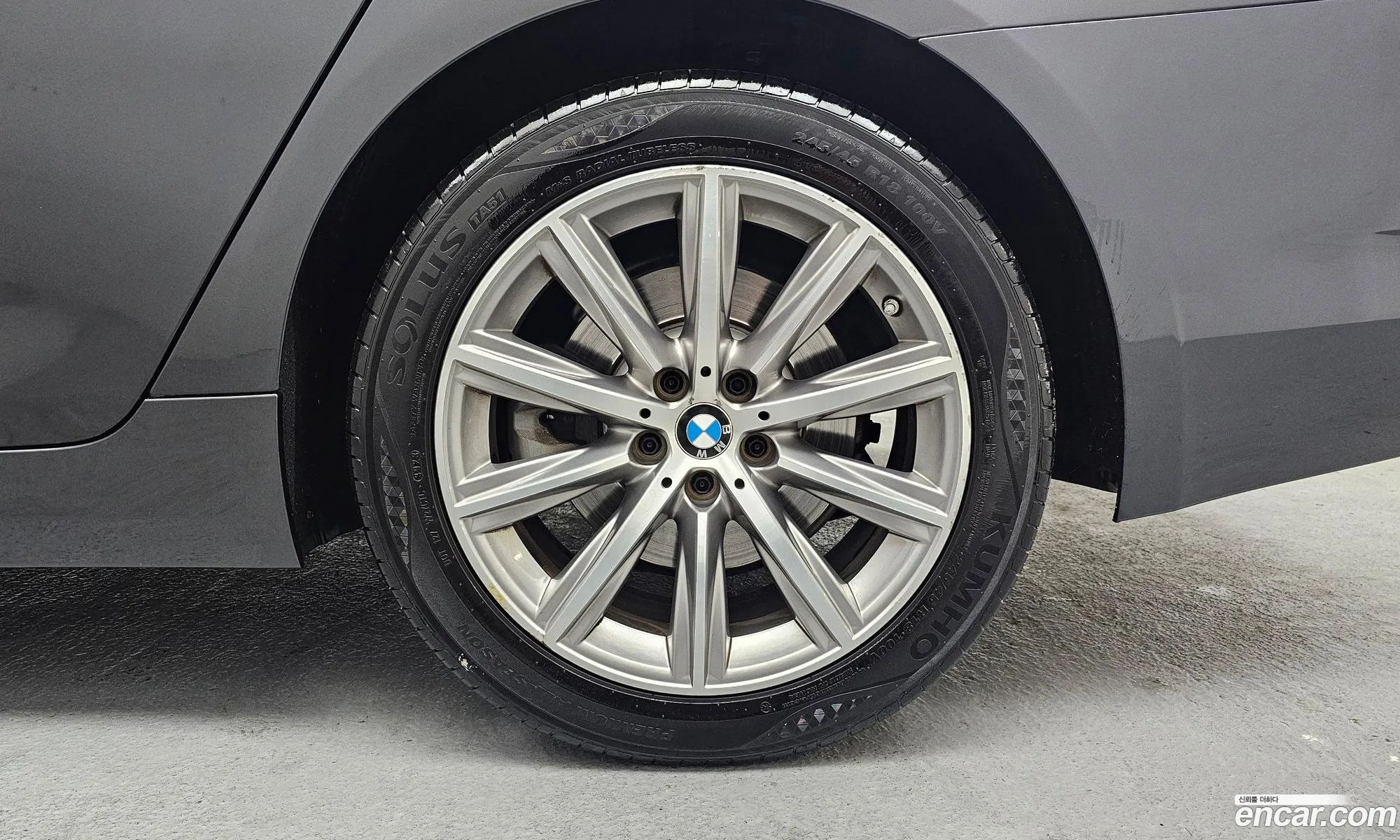 BMW 5 Series 2018 — 12