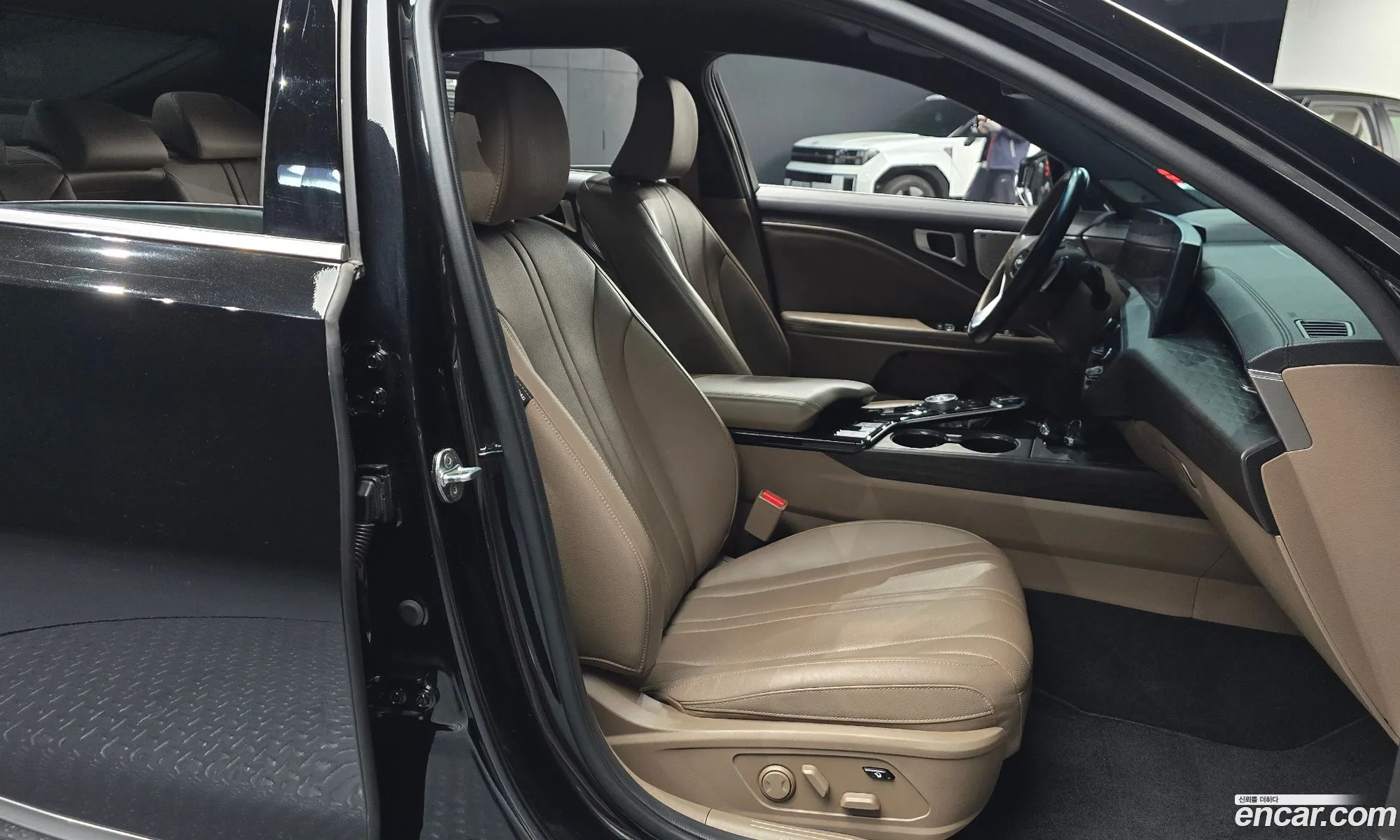 Kia K8 Hybrid 2022 — 9