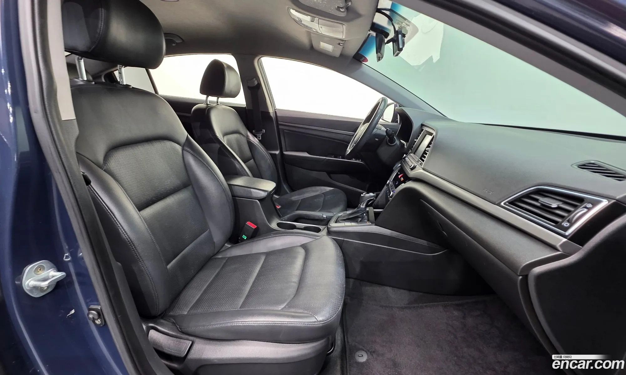 Hyundai Elantra AD 2015 — 12
