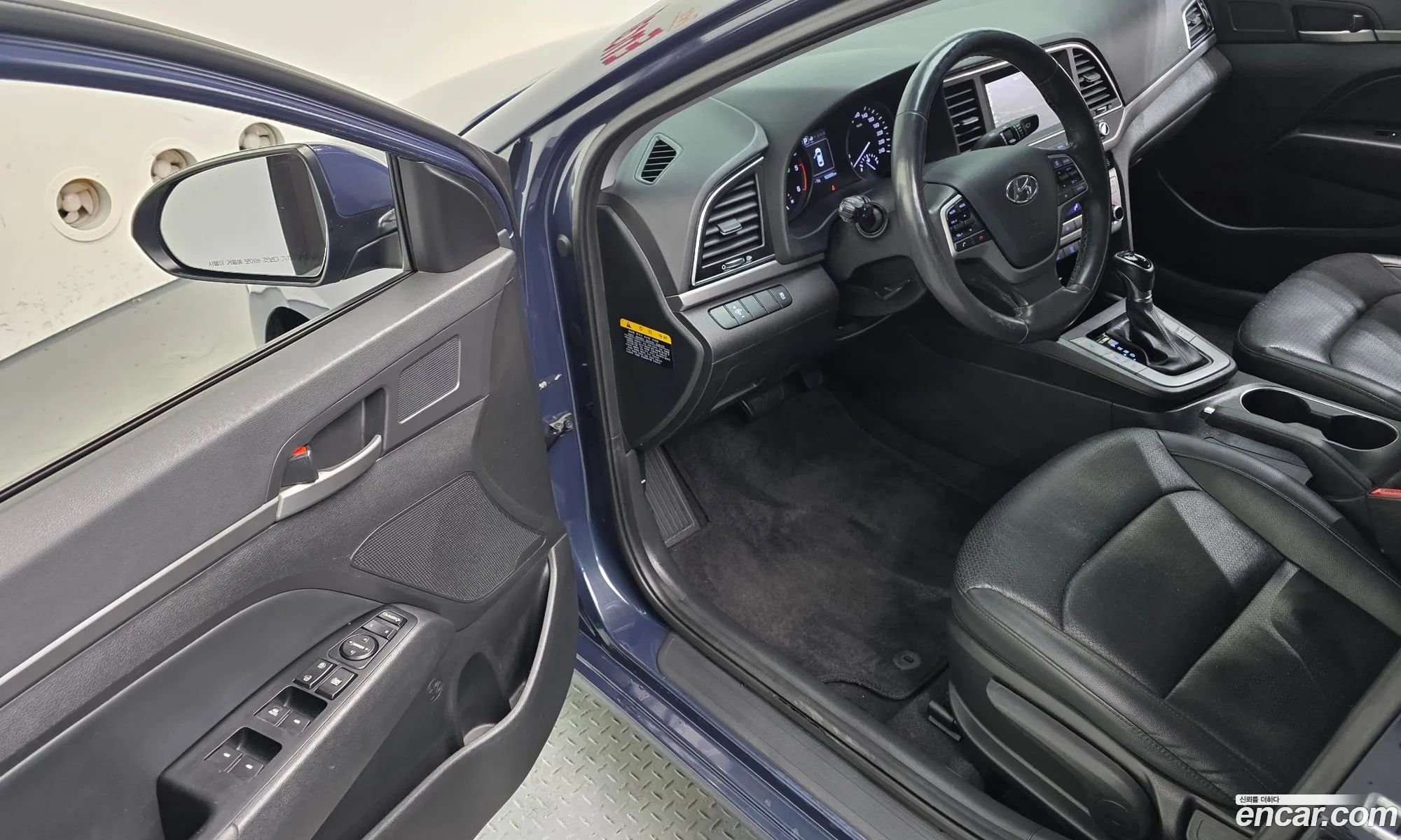 Hyundai Elantra AD 2015 — 16