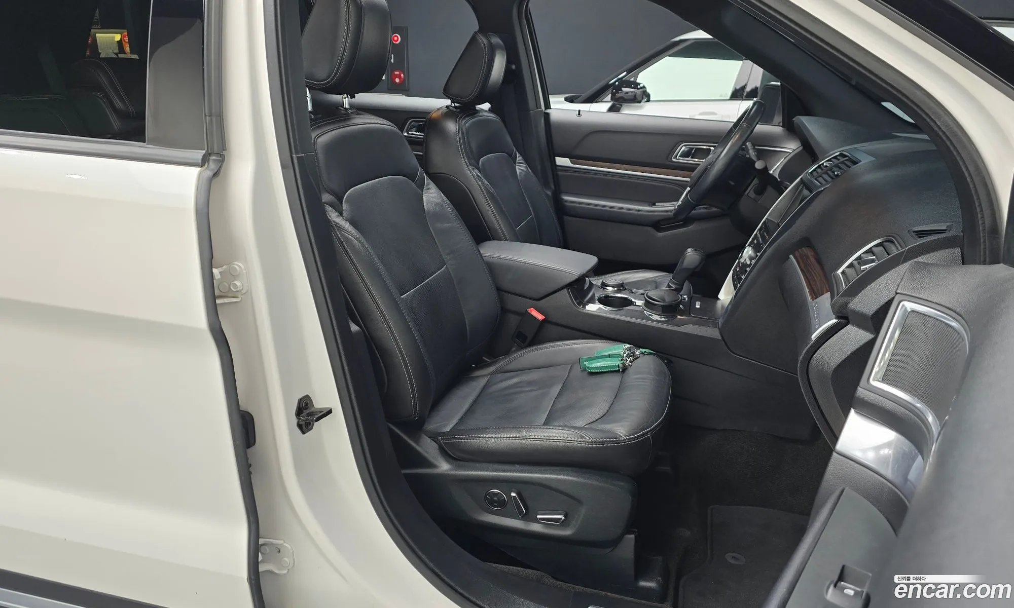 Ford Explorer 2018 1FM5K8FH9JGA44935 — 10