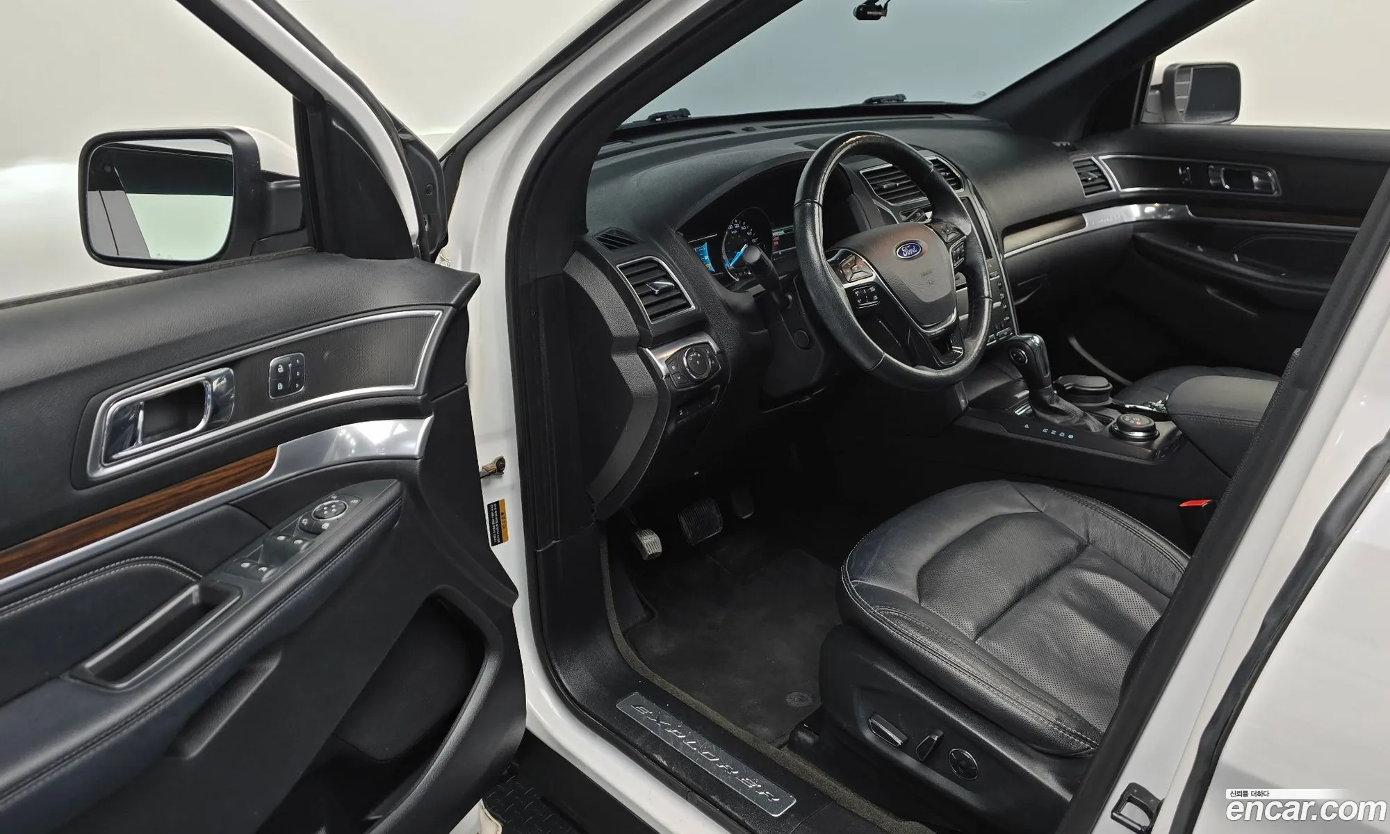 Ford Explorer 2018 1FM5K8FH9JGA44935 — 13