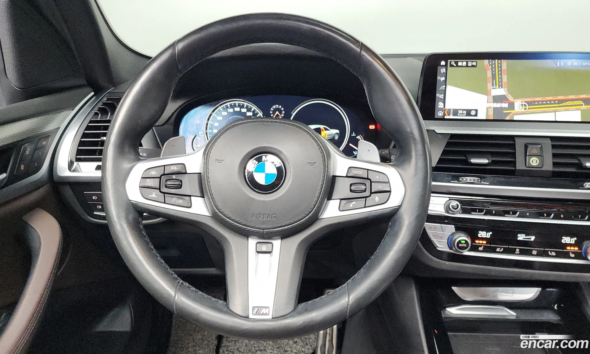 BMW X3 2019 WBAUZ3107KLT05288 — 18