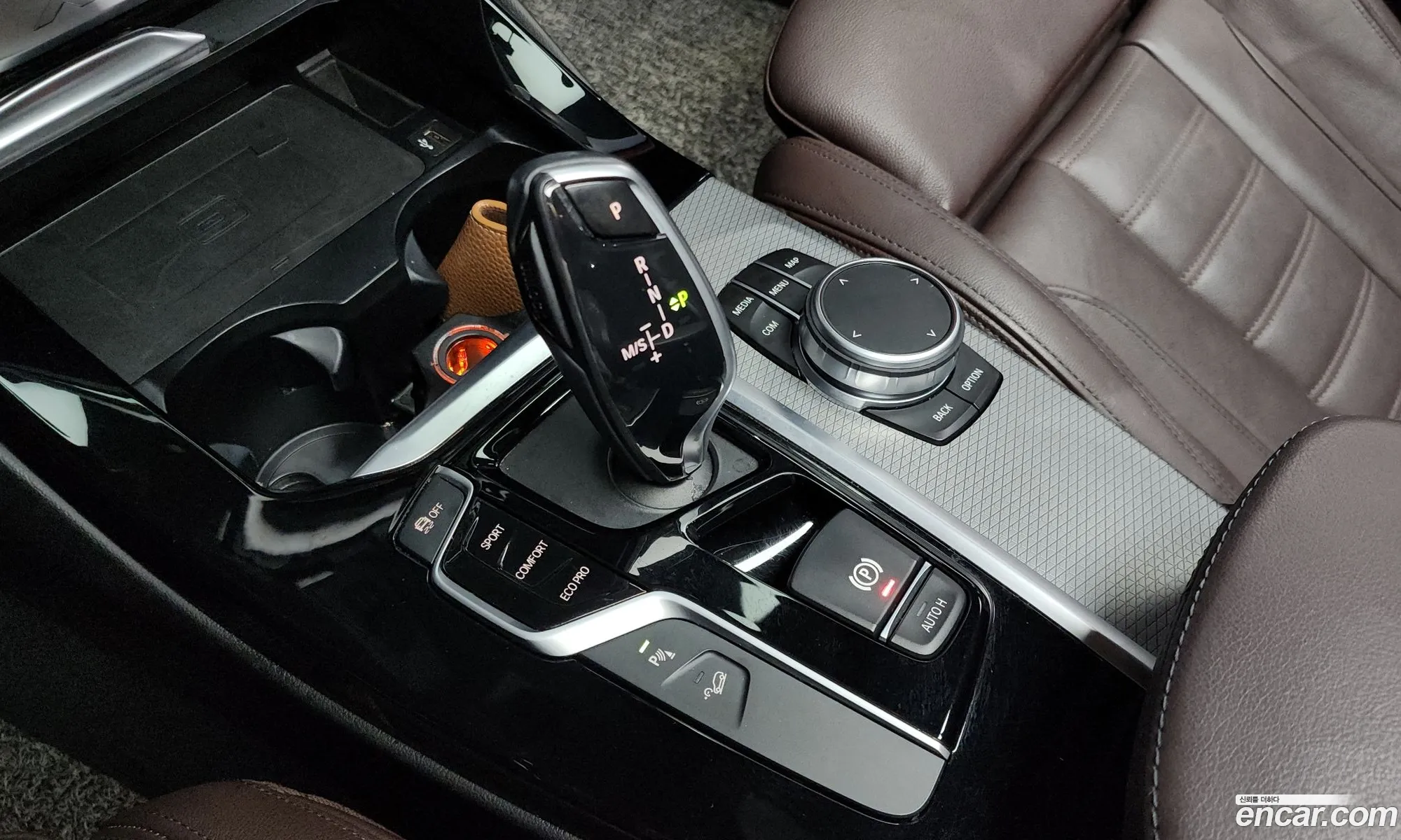 BMW X3 2019 WBAUZ3107KLT05288 — 19