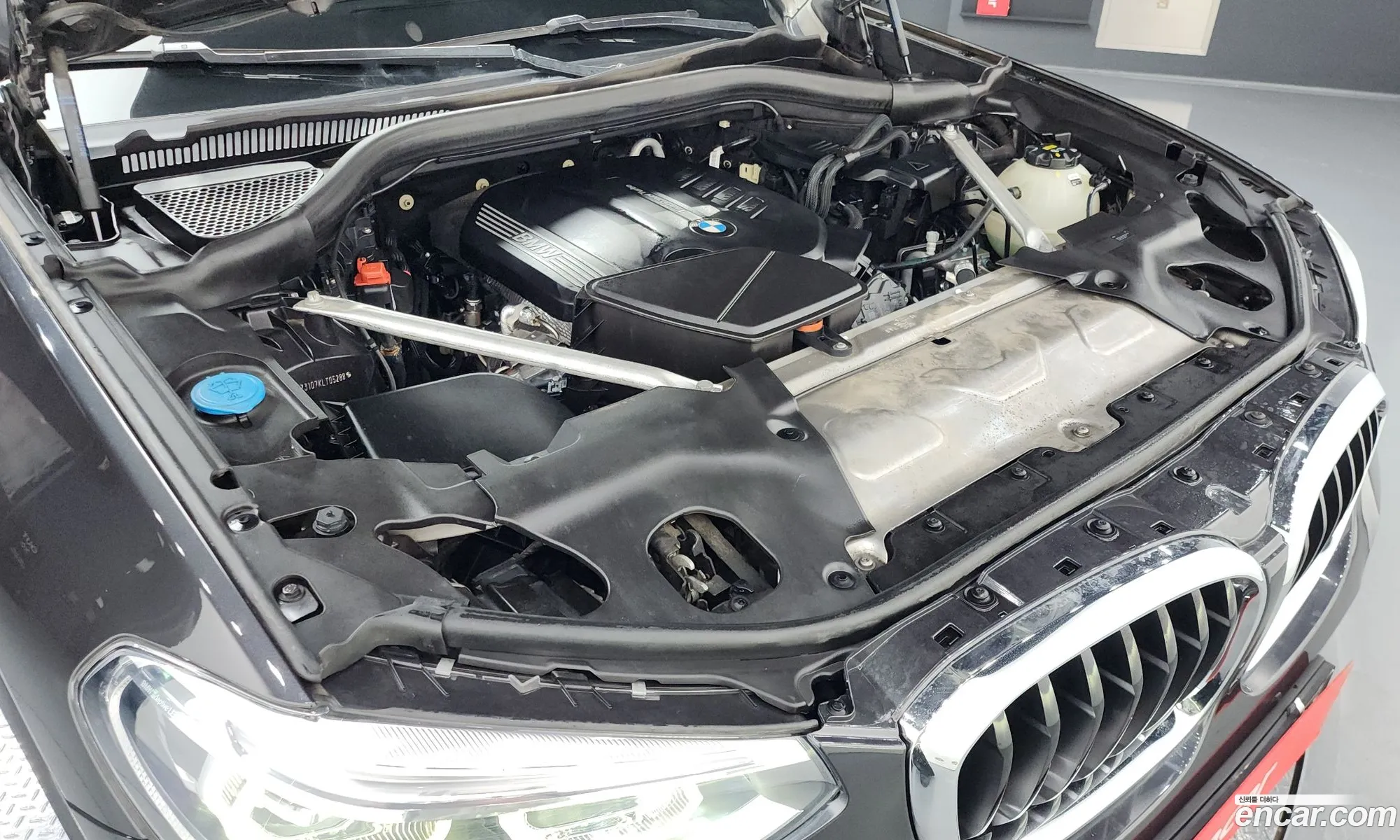 BMW X3 2019 WBAUZ3107KLT05288 — 9