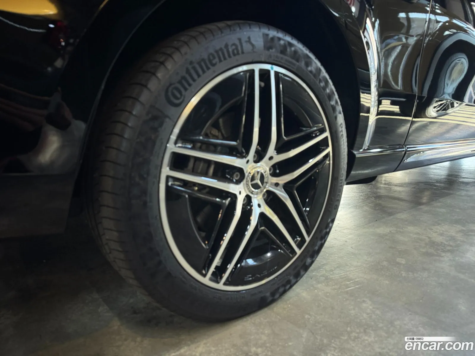Mercedes-Benz V-Class 2025 — 6