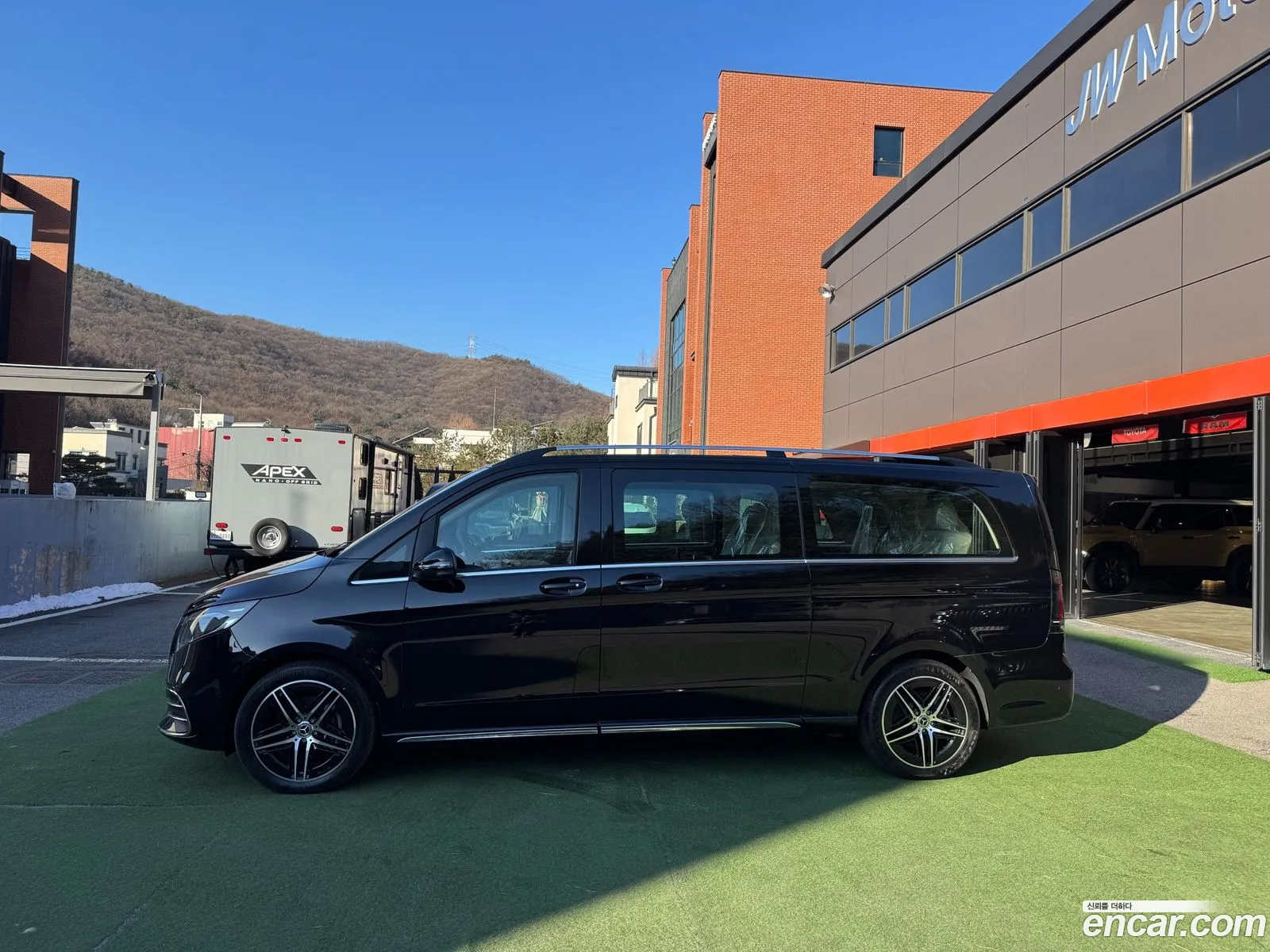 Mercedes-Benz V-Class 2025 — 5