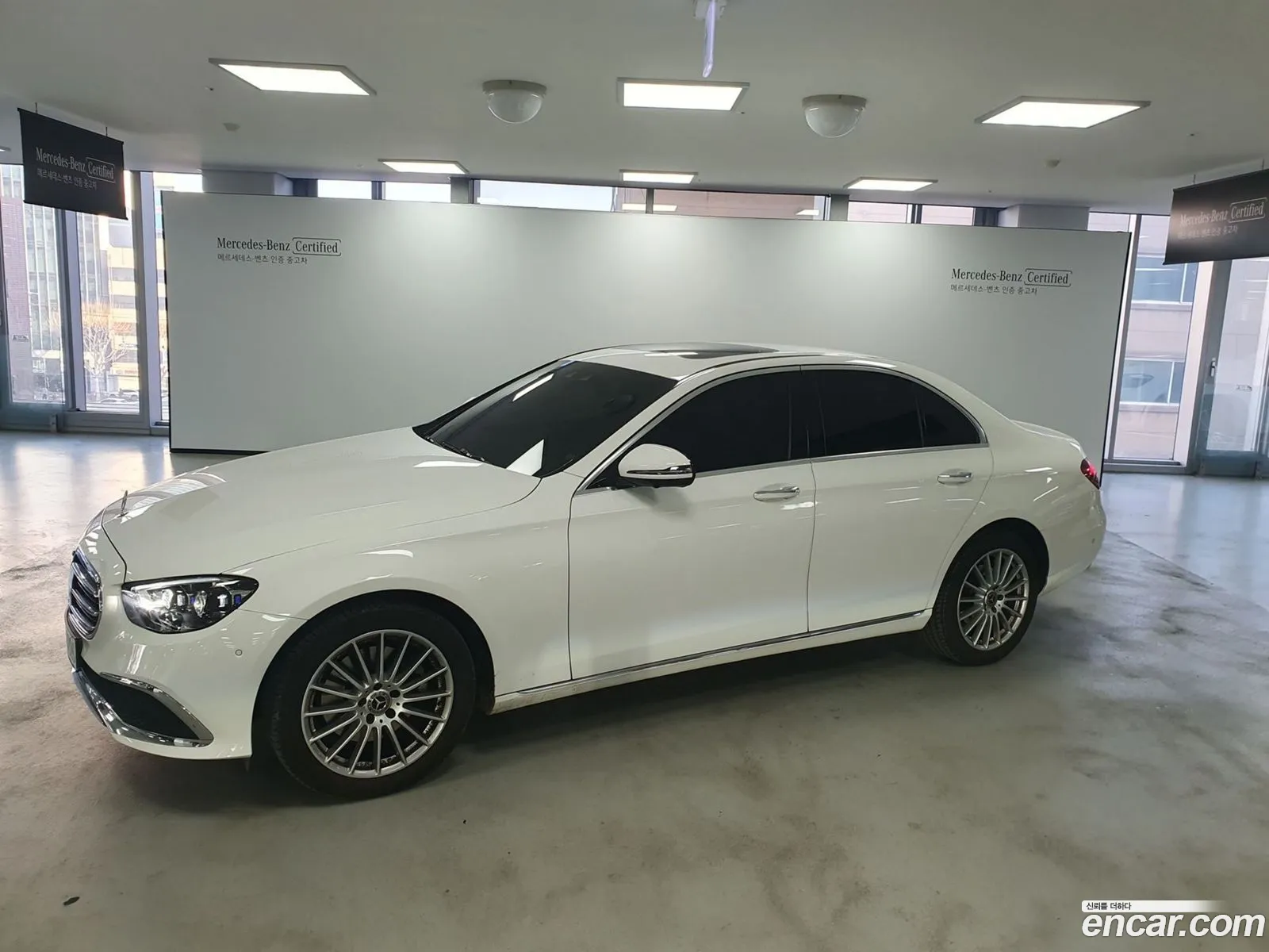 Mercedes-Benz E-Class W213 2023 — 17