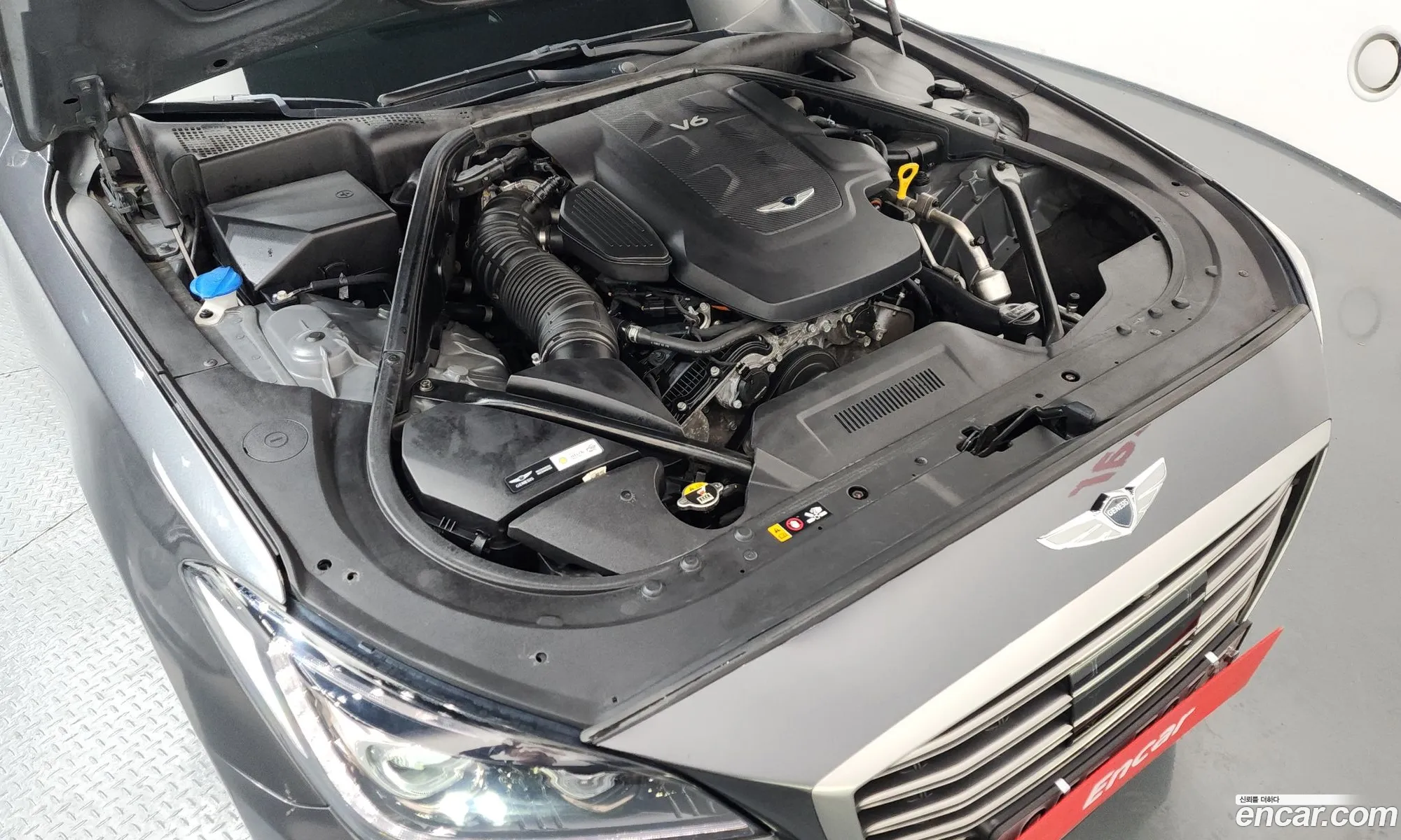 Genesis G80 2018 KMHGN41EDJU278951 — 2