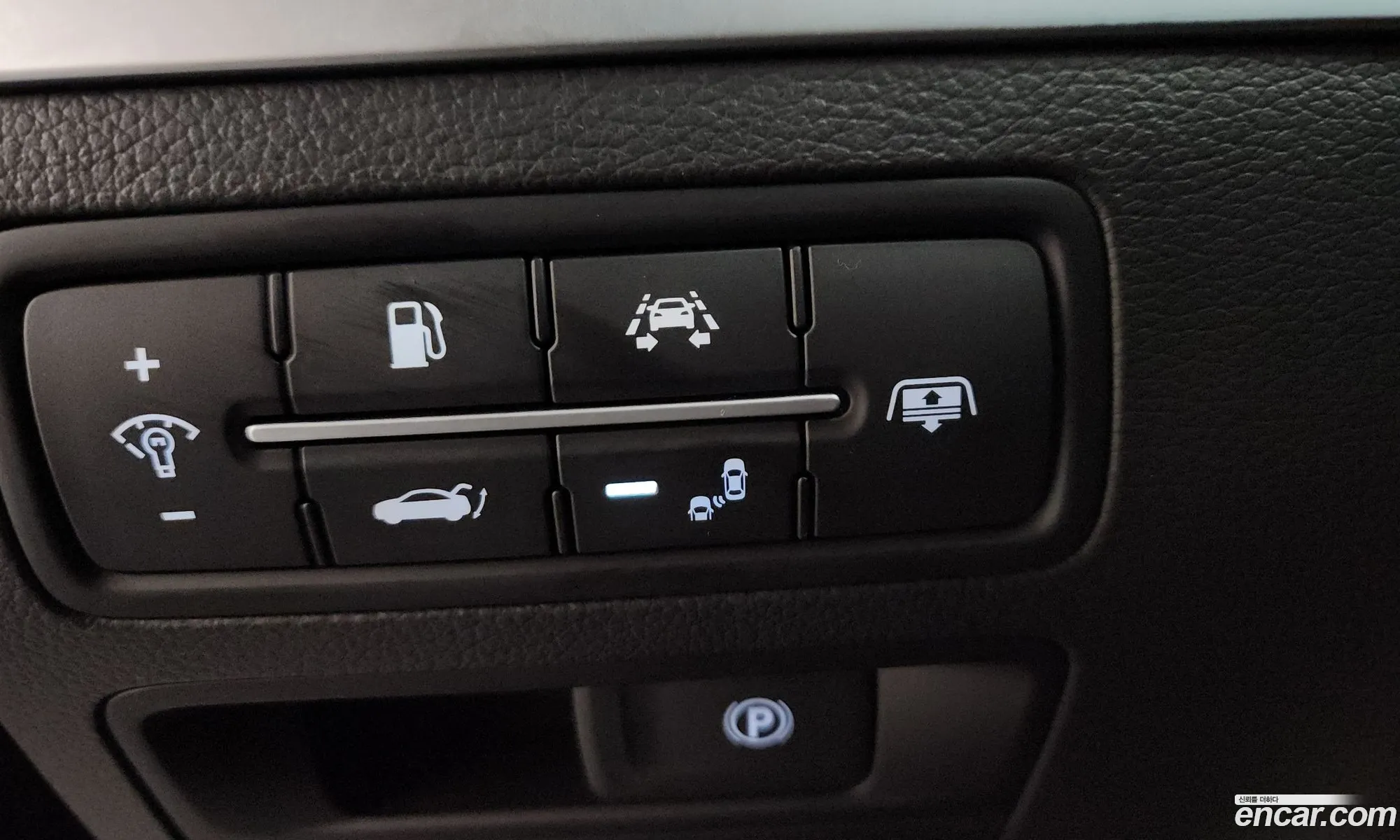 Genesis G80 2018 KMHGN41EDJU278951 — 9