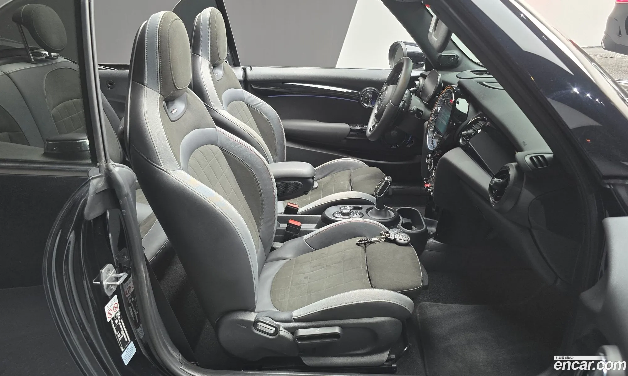 Mini Cooper S Convertible 2023 WMW71DL06R3R35546 — 14