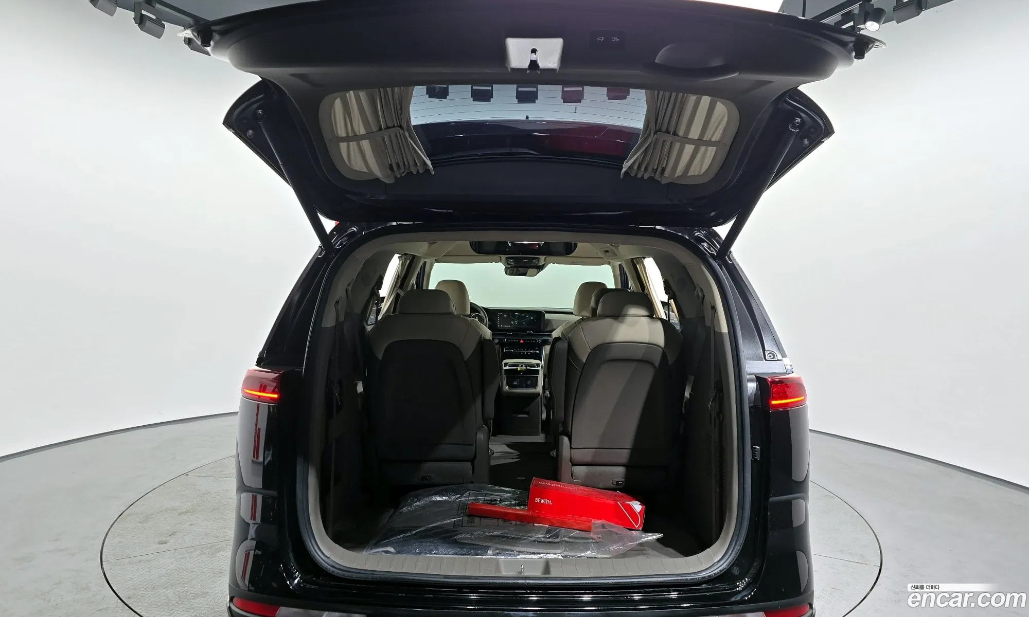 Kia Carnival 2021 — 4