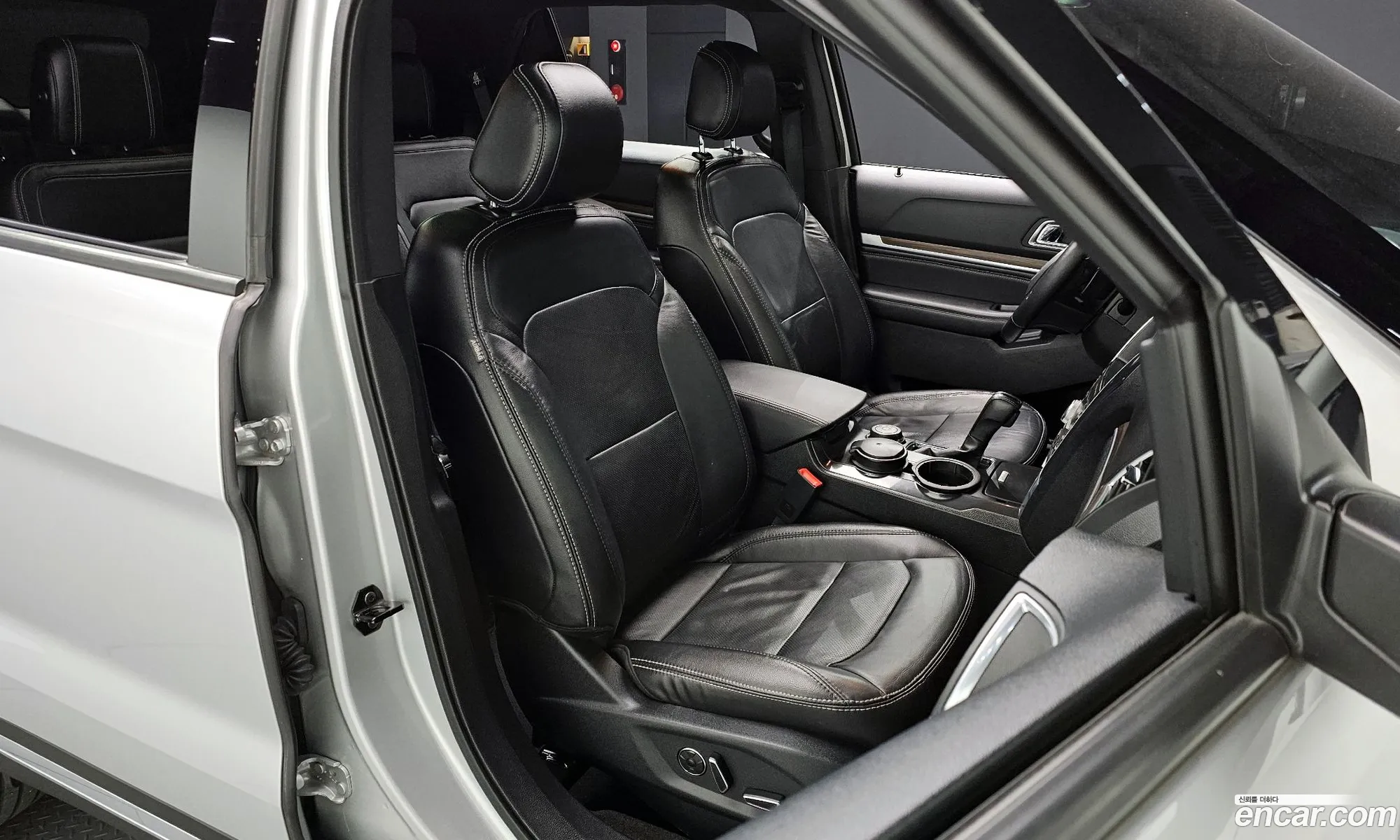 Ford Explorer 2016 1FM5K8FH3GGB24739 — 5