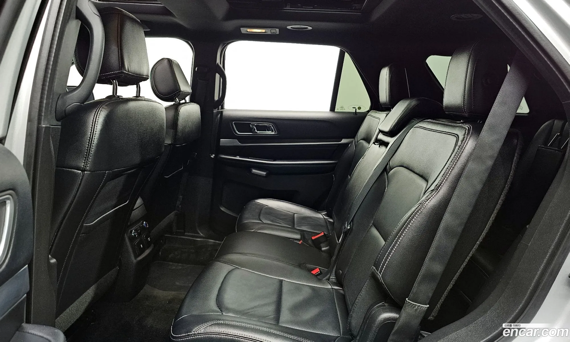 Ford Explorer 2016 1FM5K8FH3GGB24739 — 17