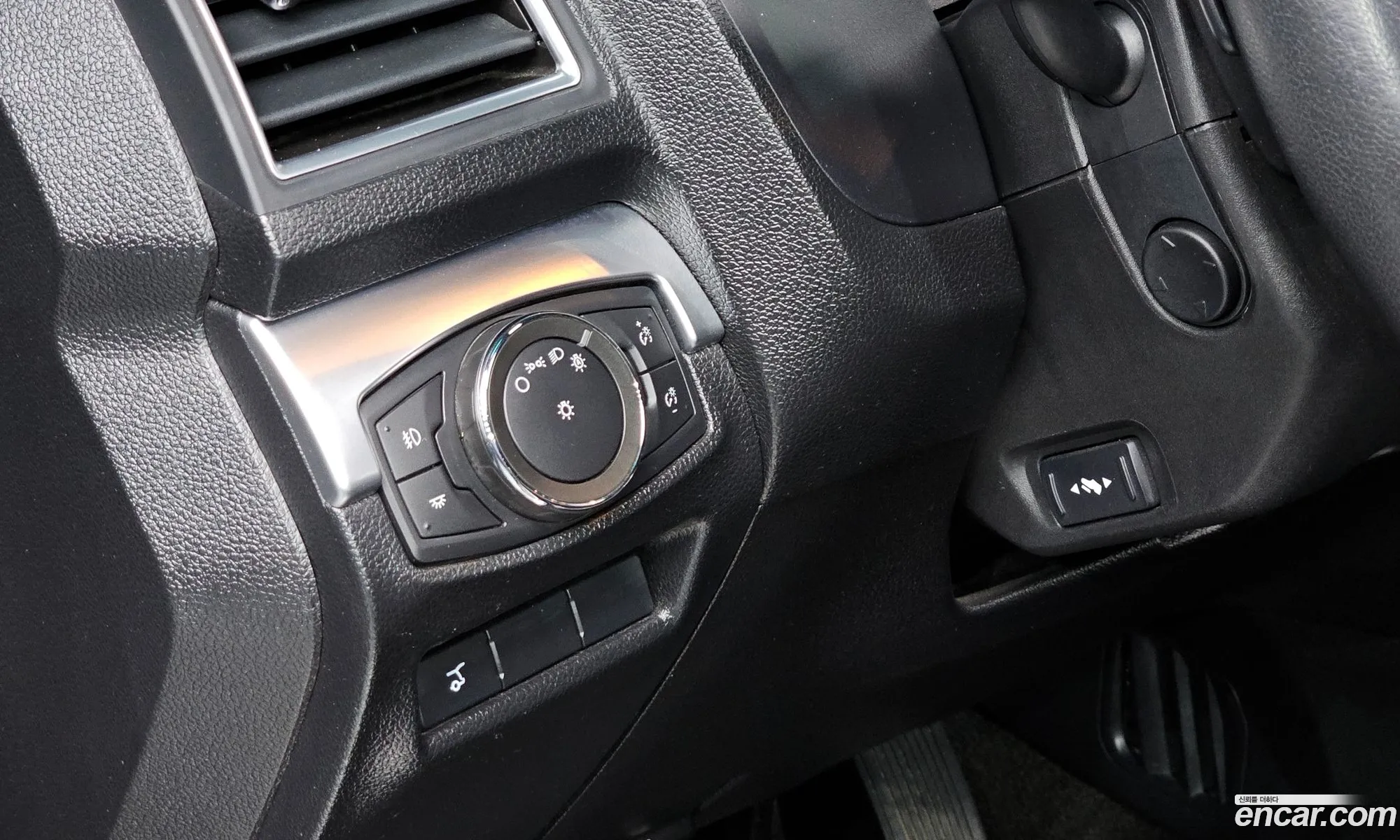 Ford Explorer 2016 1FM5K8FH3GGB24739 — 8