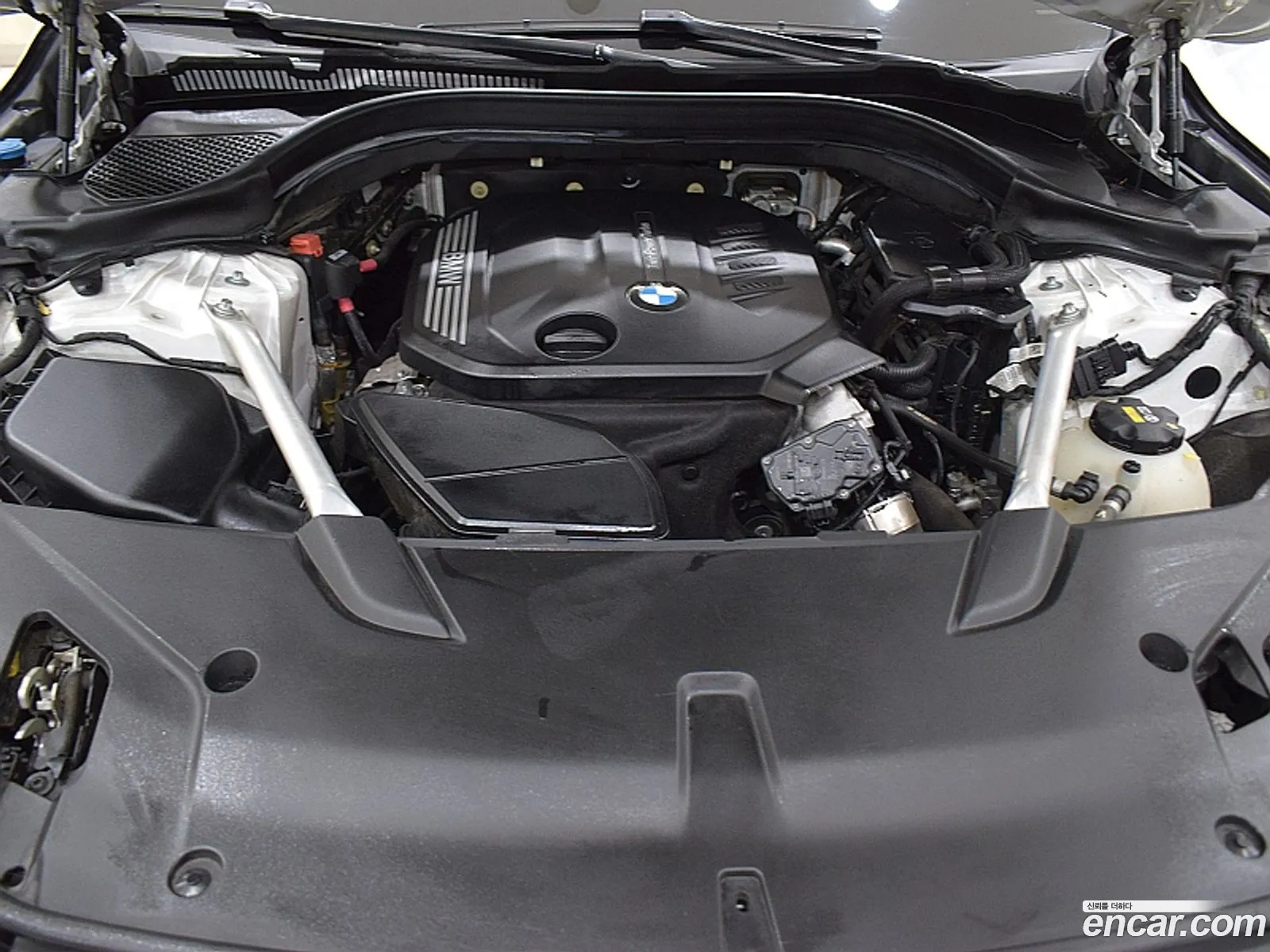 BMW 6 Series GT 2021 — 3