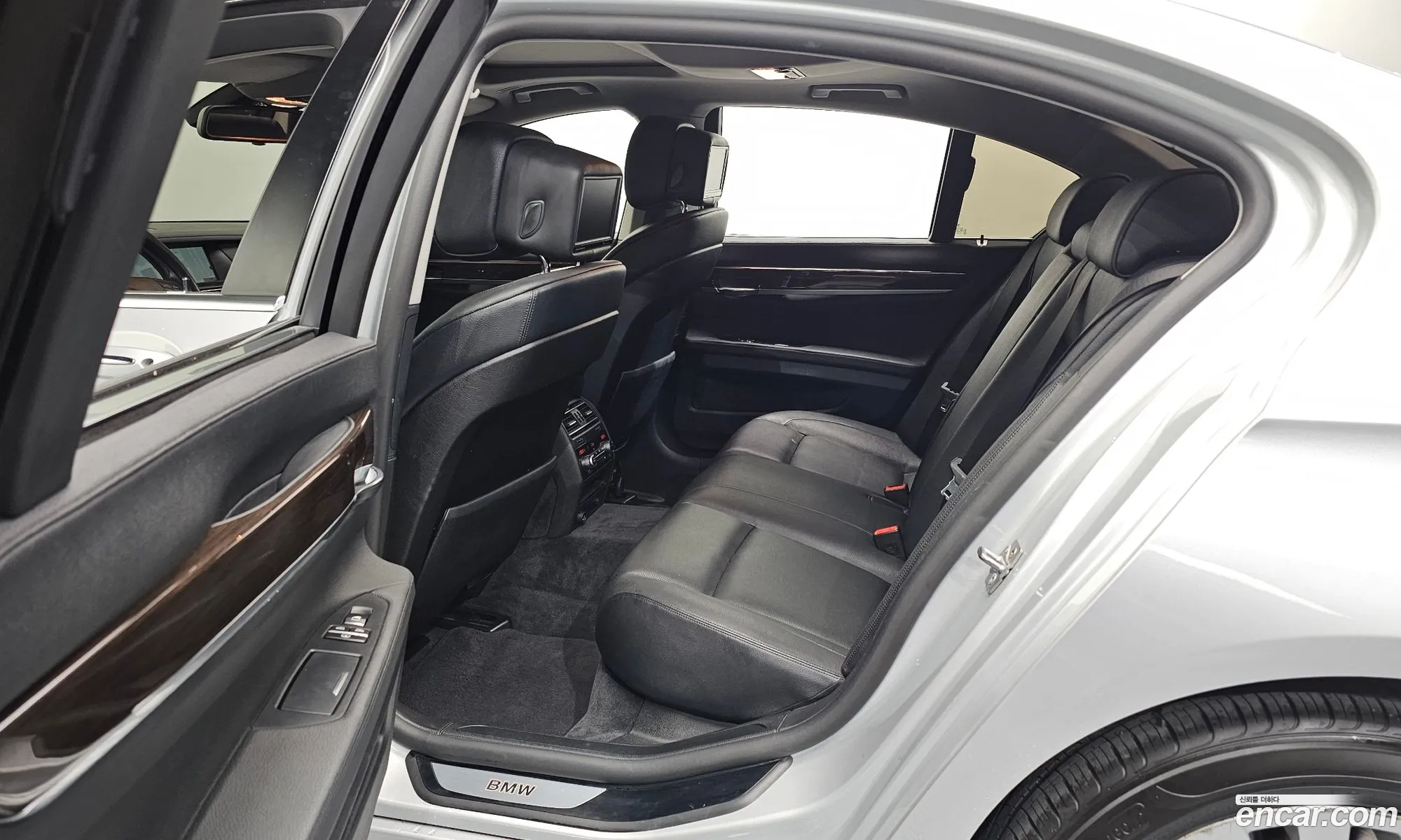 BMW 7 Series 2010 WBAKA4101AC367658 — 13