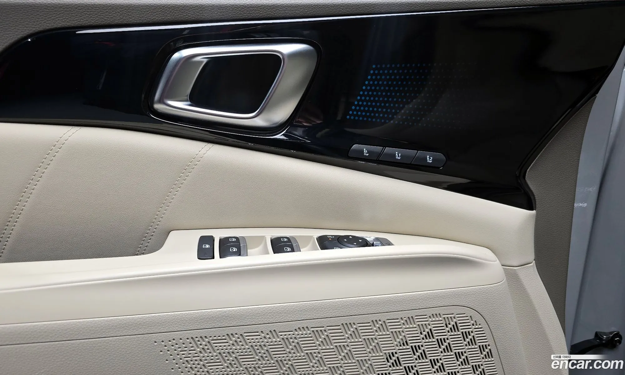 Kia Carnival 2025 — 18