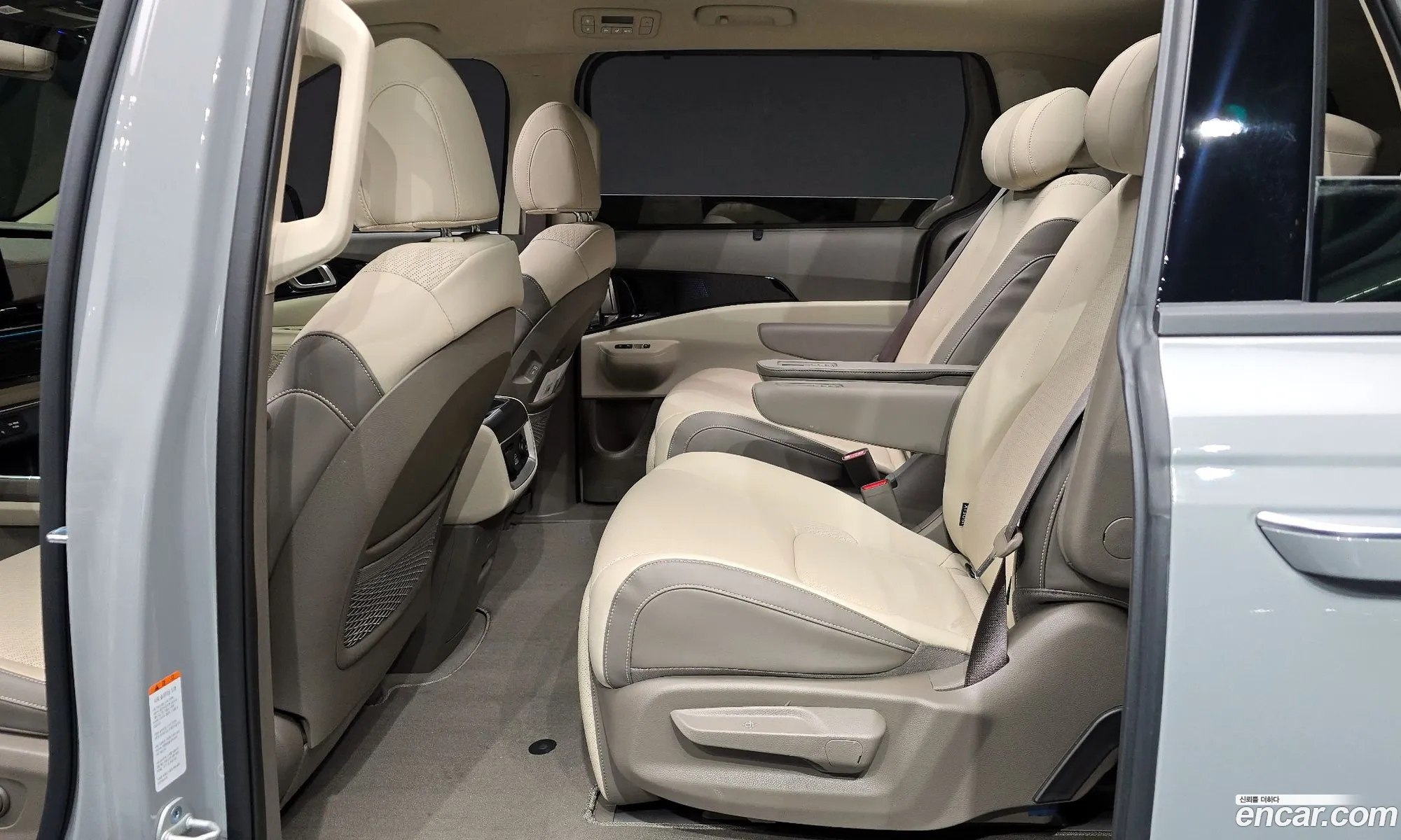 Kia Carnival 2025 — 10