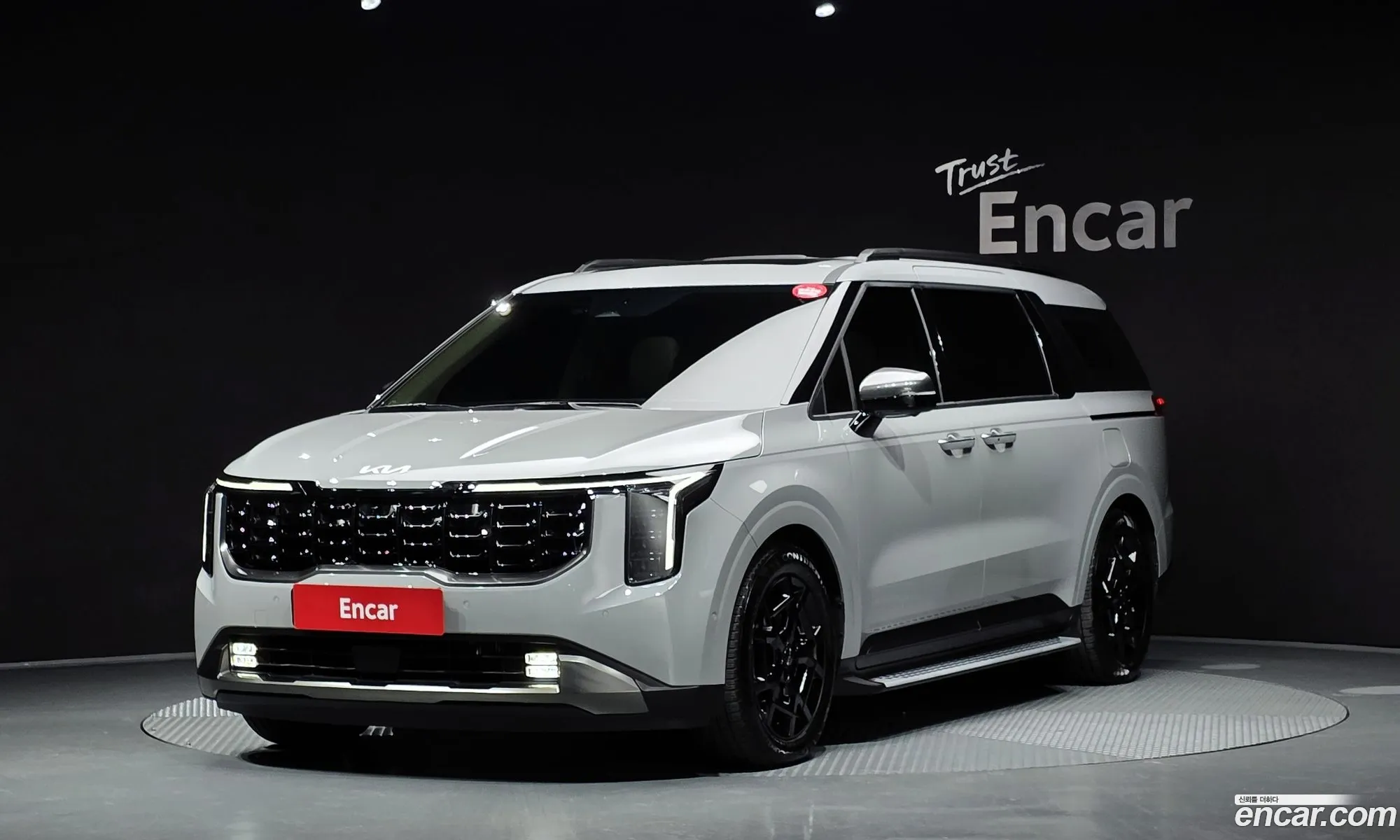 Kia Carnival 2025 — 4