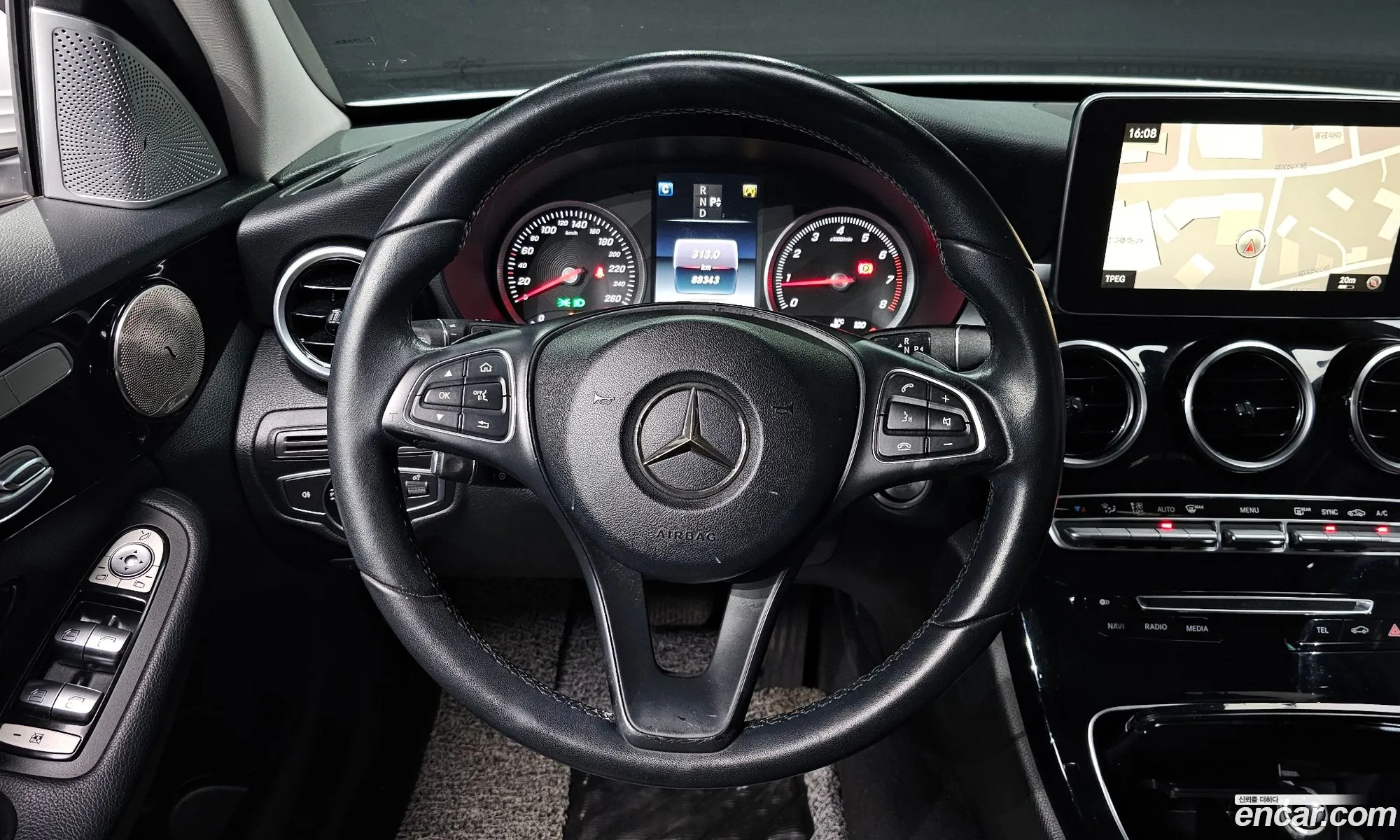 Mercedes-Benz C-Class W205 2016 WDDWF4CB6HF406585 — 17
