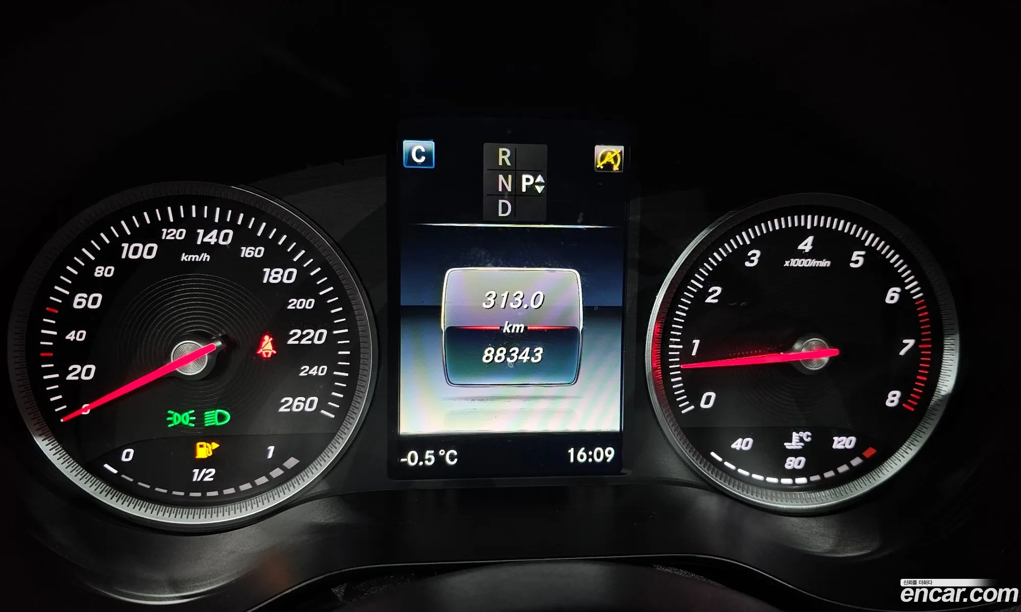 Mercedes-Benz C-Class W205 2016 WDDWF4CB6HF406585 — 16