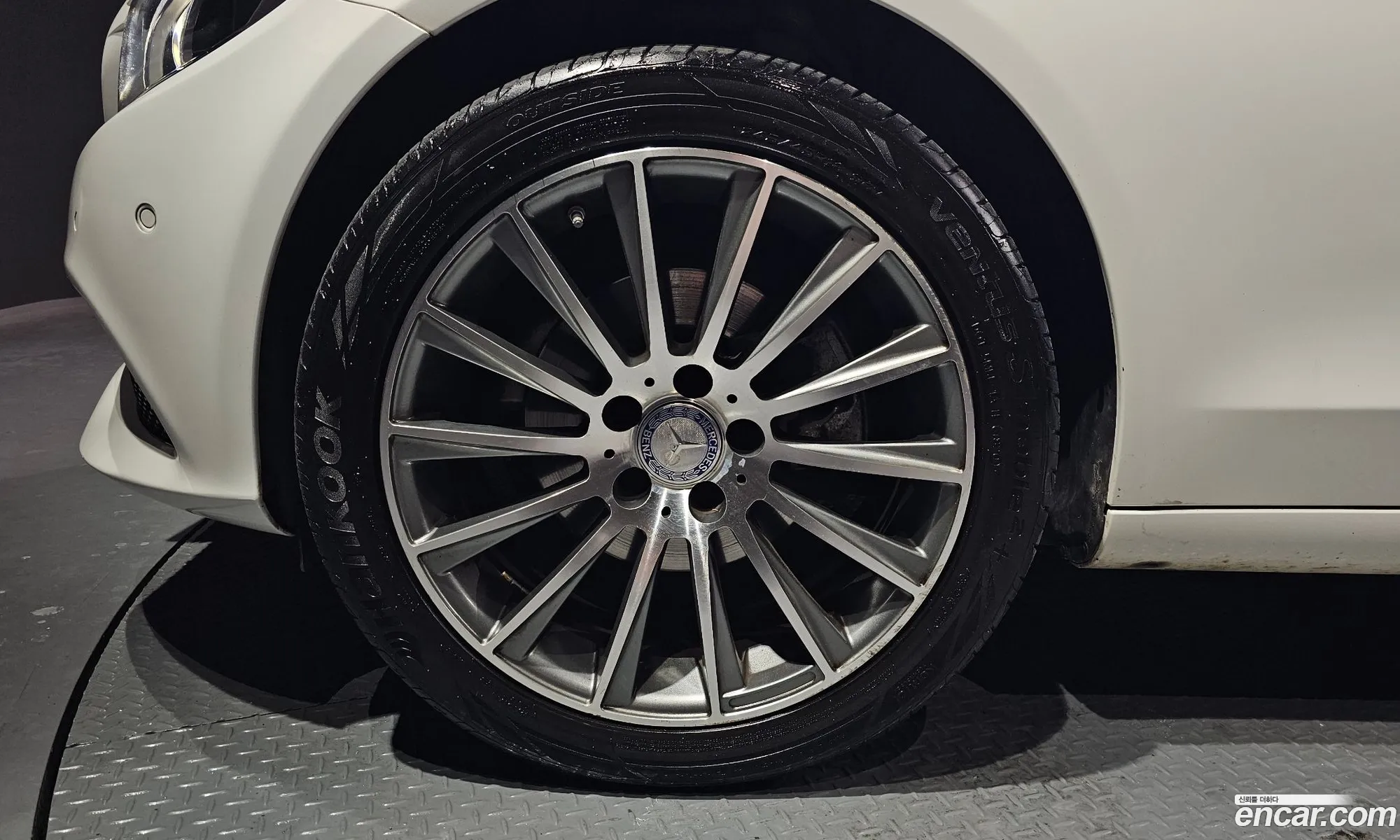 Mercedes-Benz C-Class W205 2016 WDDWF4CB6HF406585 — 11