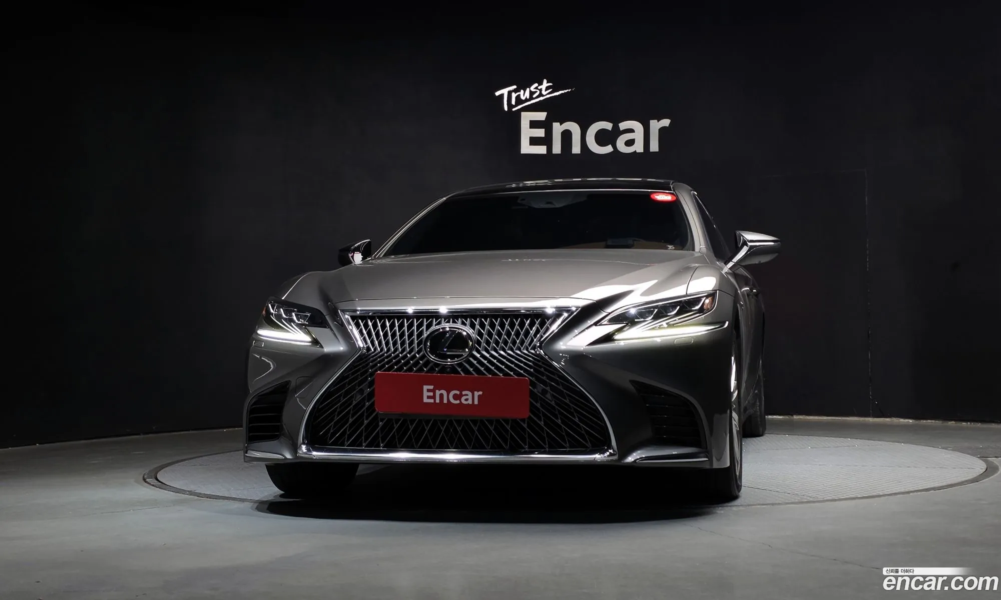 Lexus LS500 2018 — 20