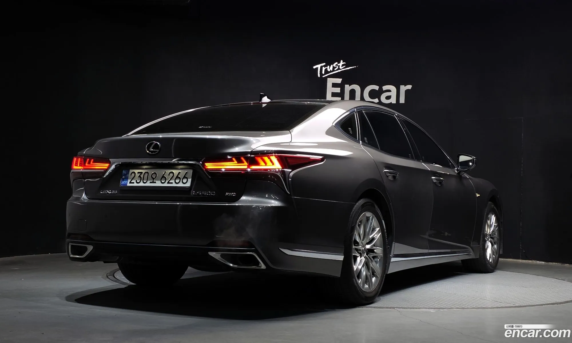 Lexus LS500 2018 — 2