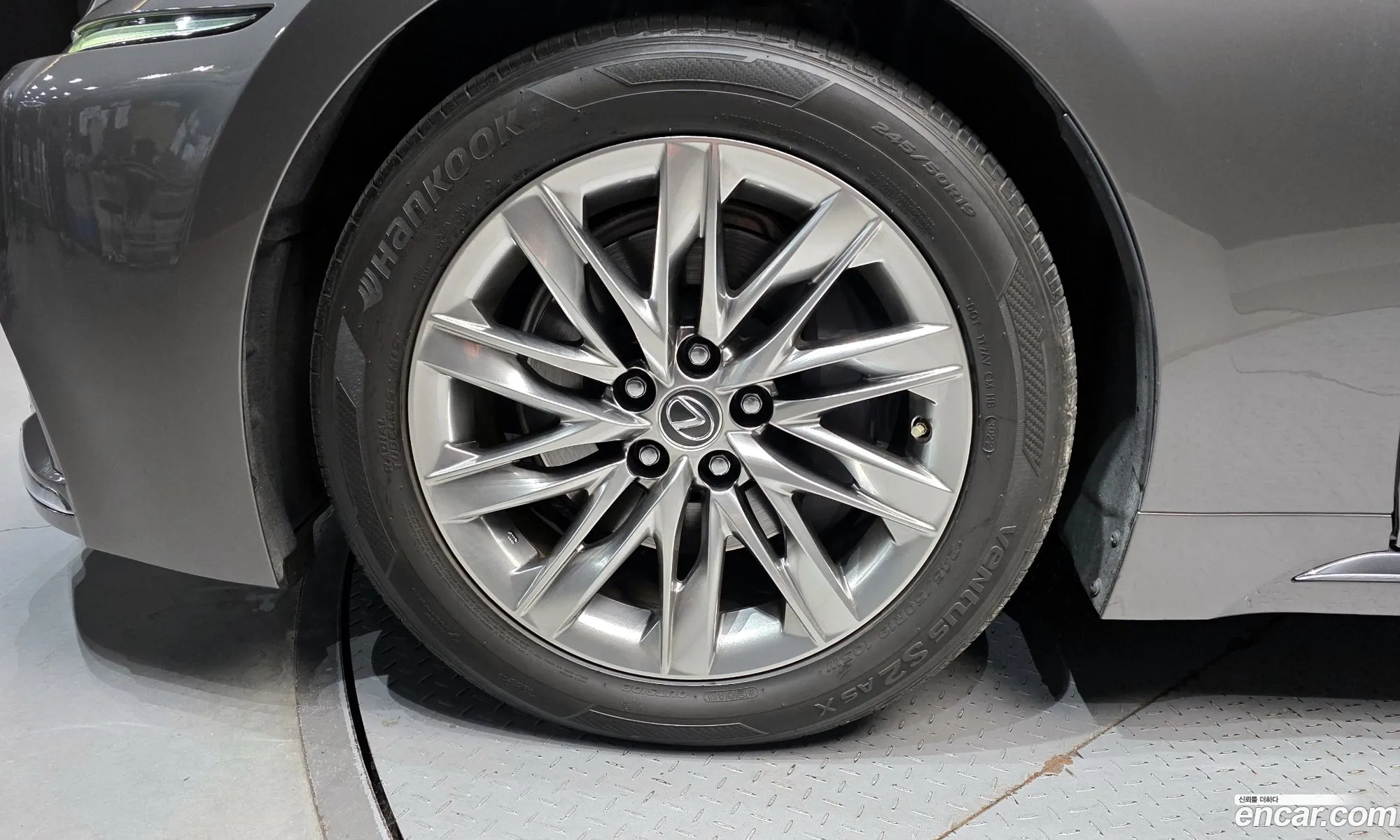 Lexus LS500 2018 — 3