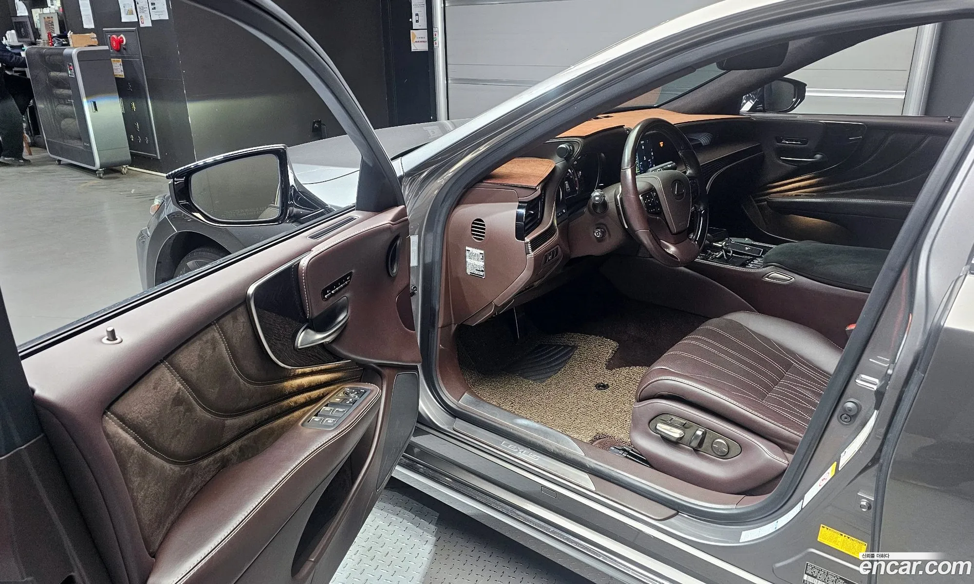Lexus LS500 2018 — 10