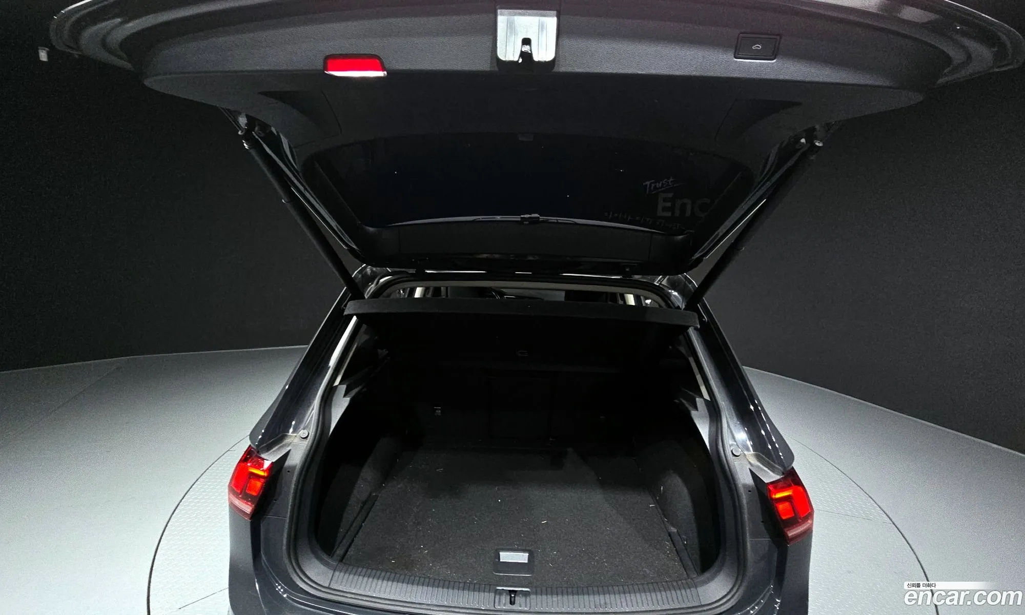 Volkswagen Tiguan 2021 — 19