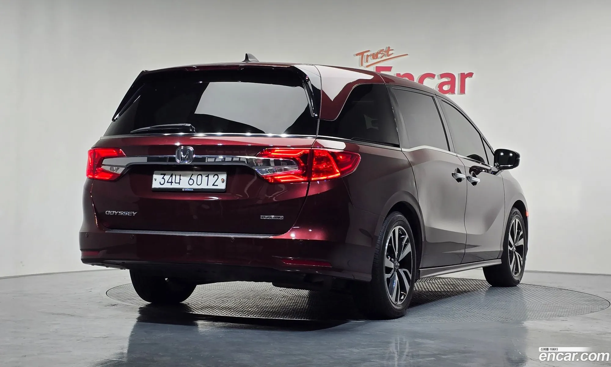Honda Odyssey 2018 5KBRL6880JB600506 — 15