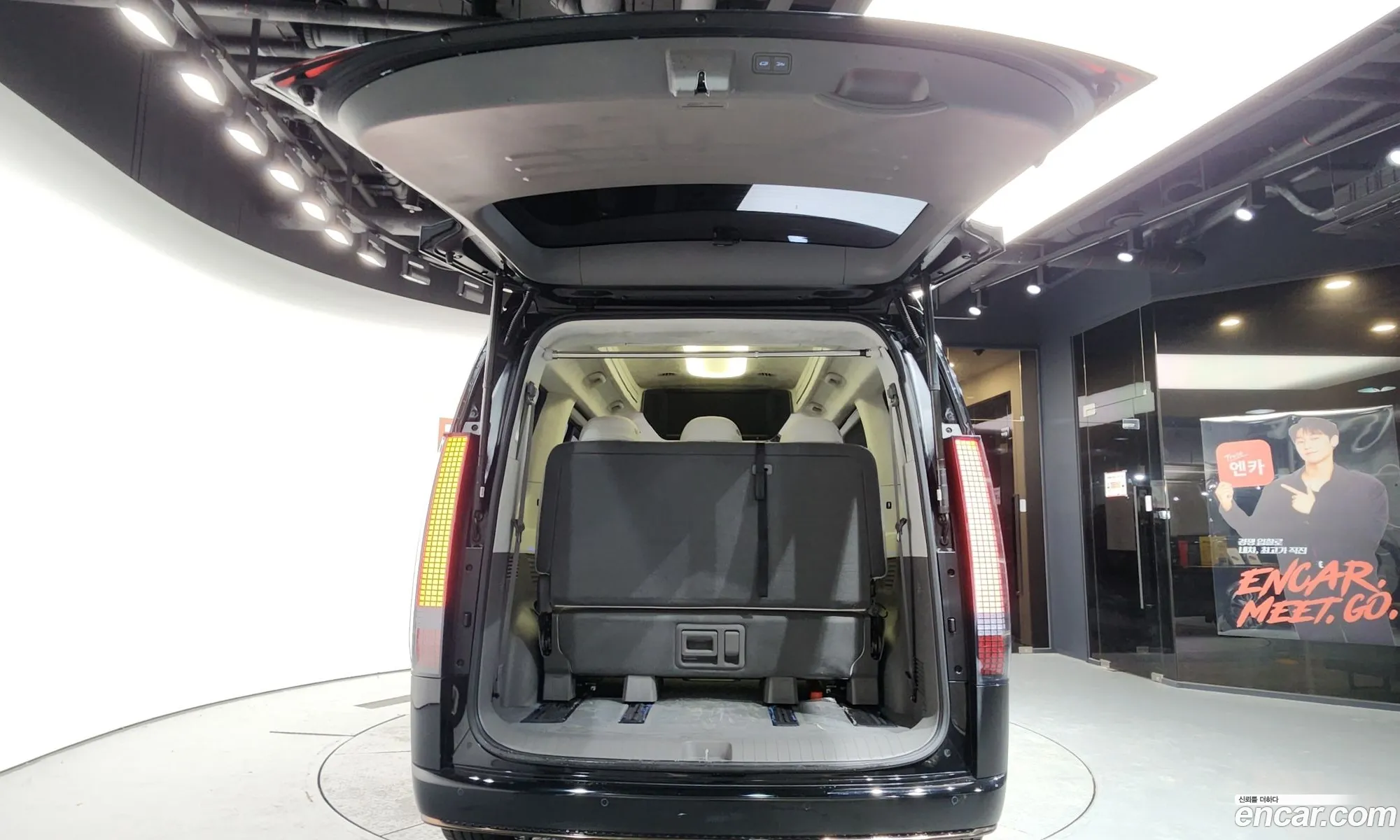 Hyundai Staria 2022 — 14