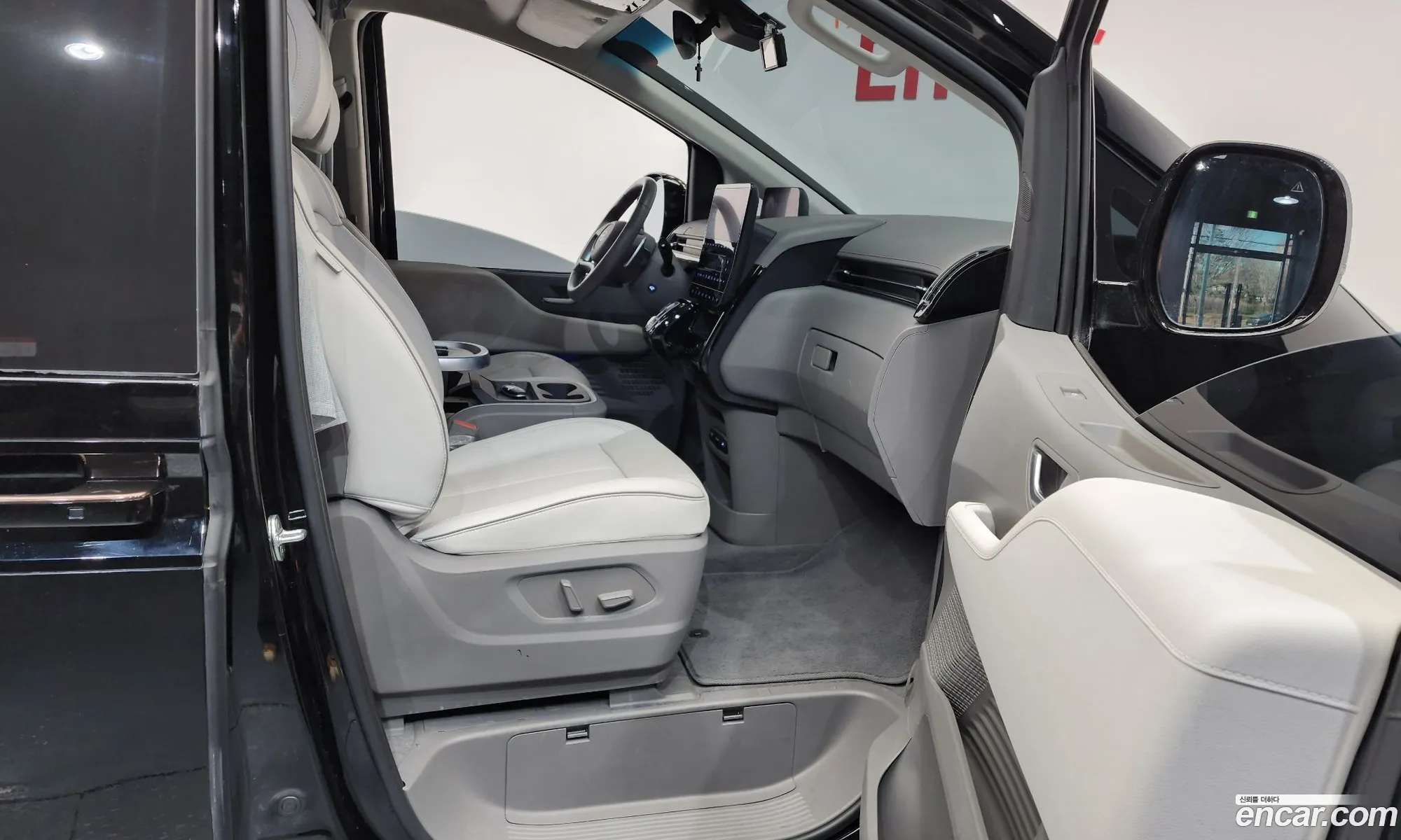 Hyundai Staria 2022 — 18