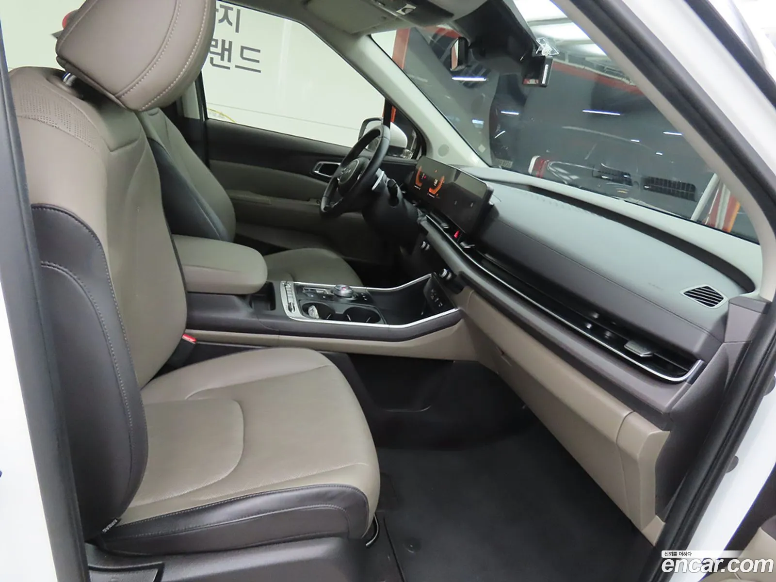 Kia Carnival 2024 — 16