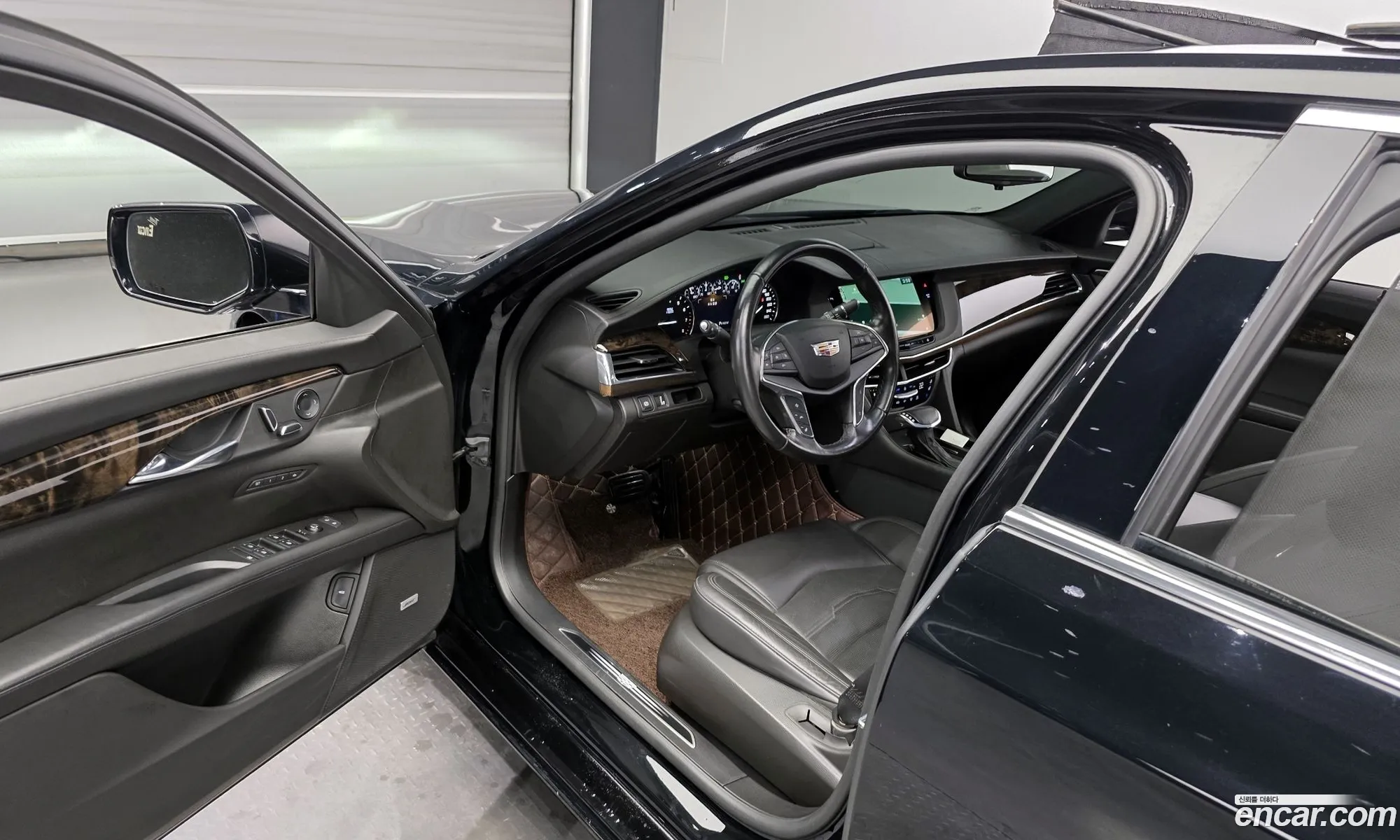 Cadillac CT6 2018 — 17