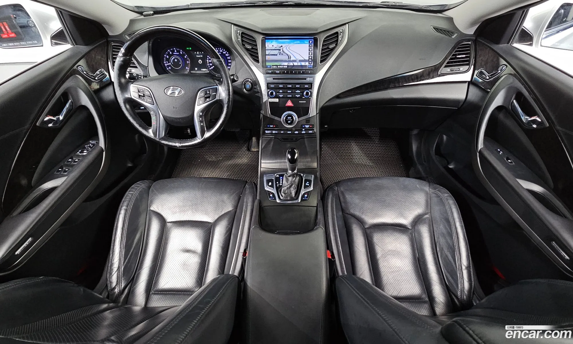 Hyundai Grandeur HG 2015 — 20