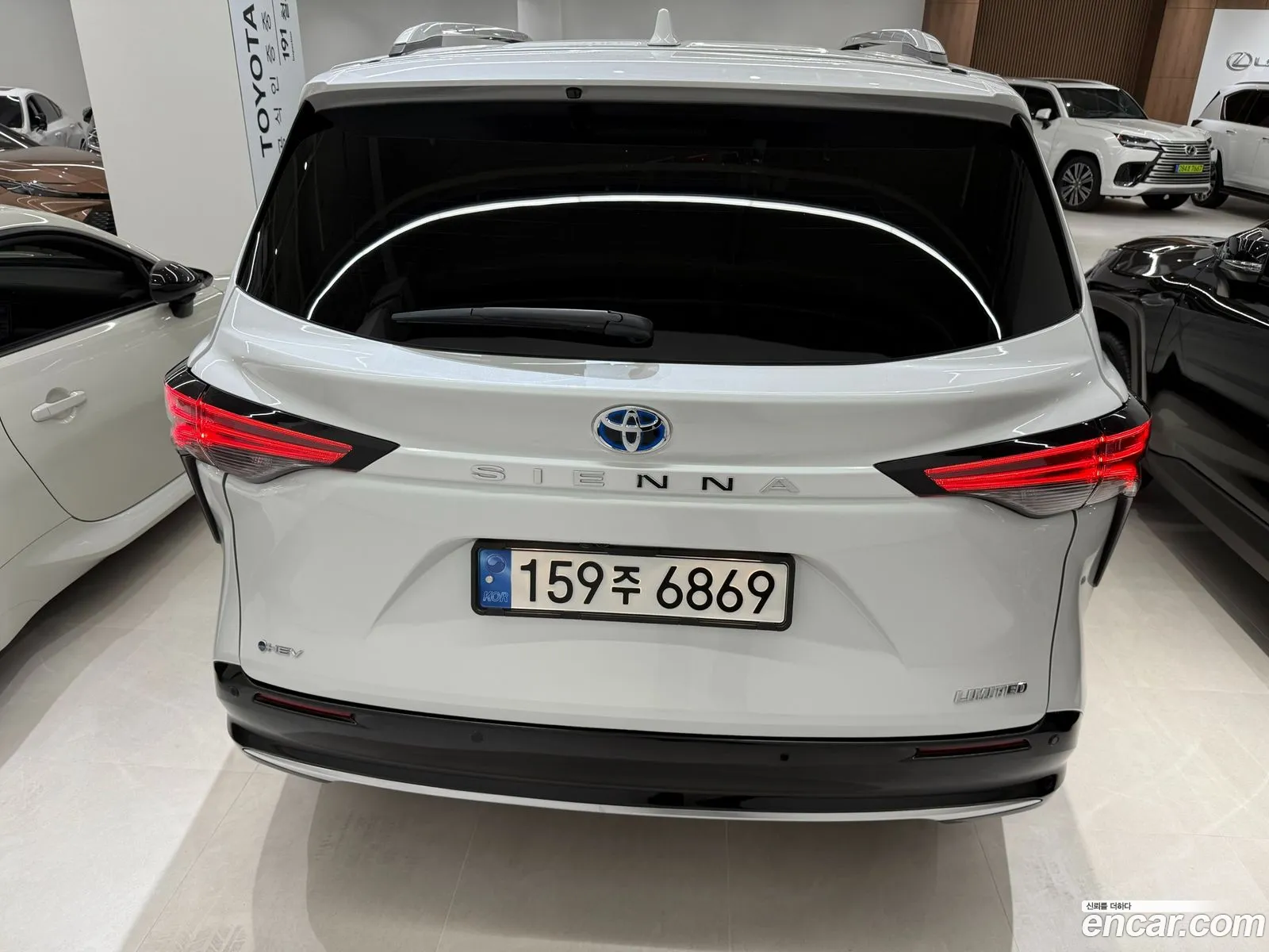Toyota Sienna 2025 — 2