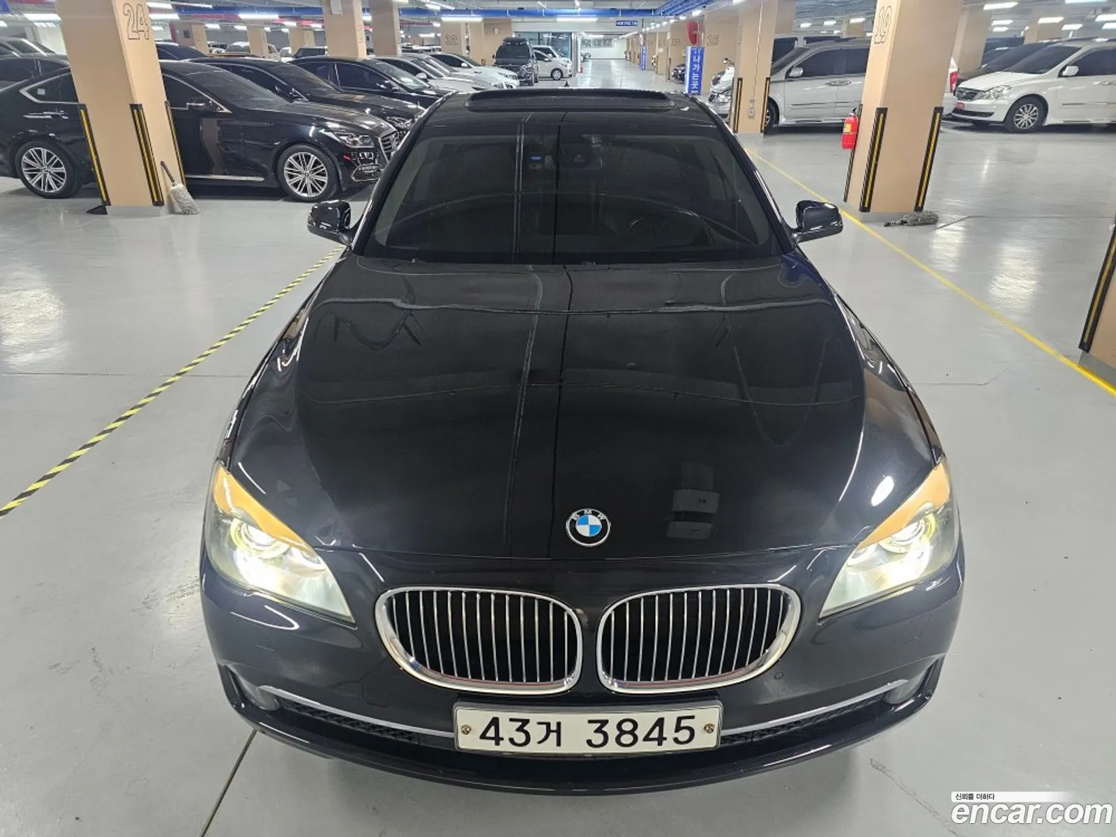BMW 7 Series 2012 — 18