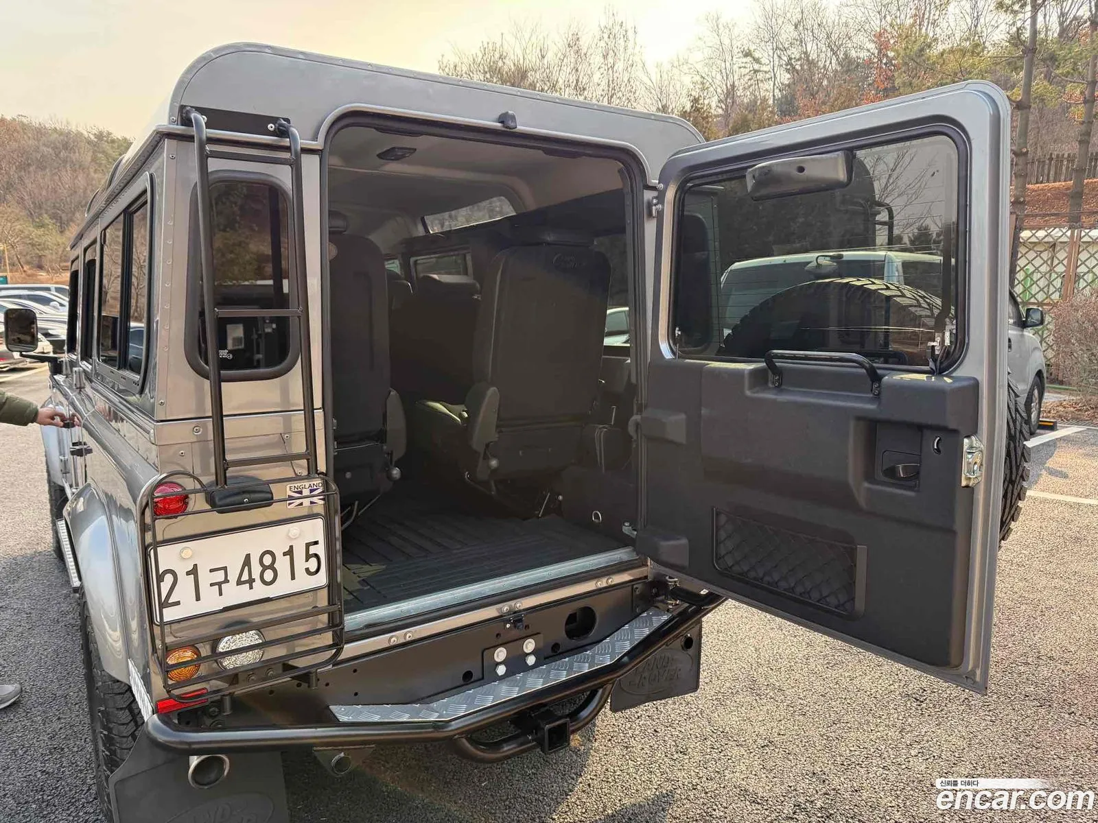 Land Rover Defender 2012 — 13