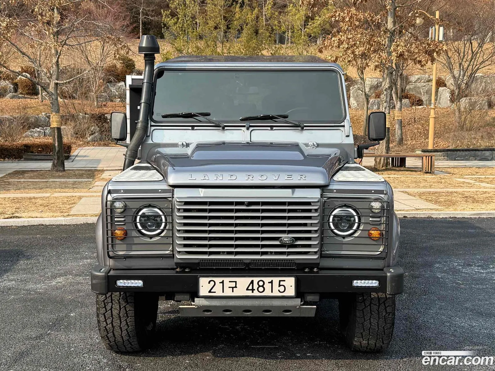 Land Rover Defender 2012 — 17