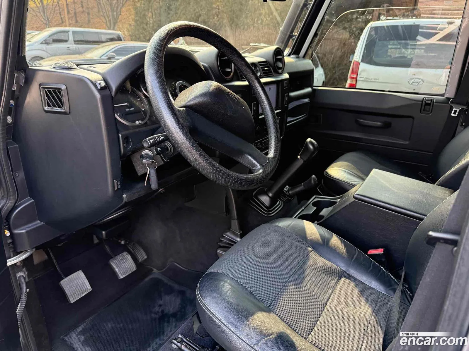 Land Rover Defender 2012 — 12