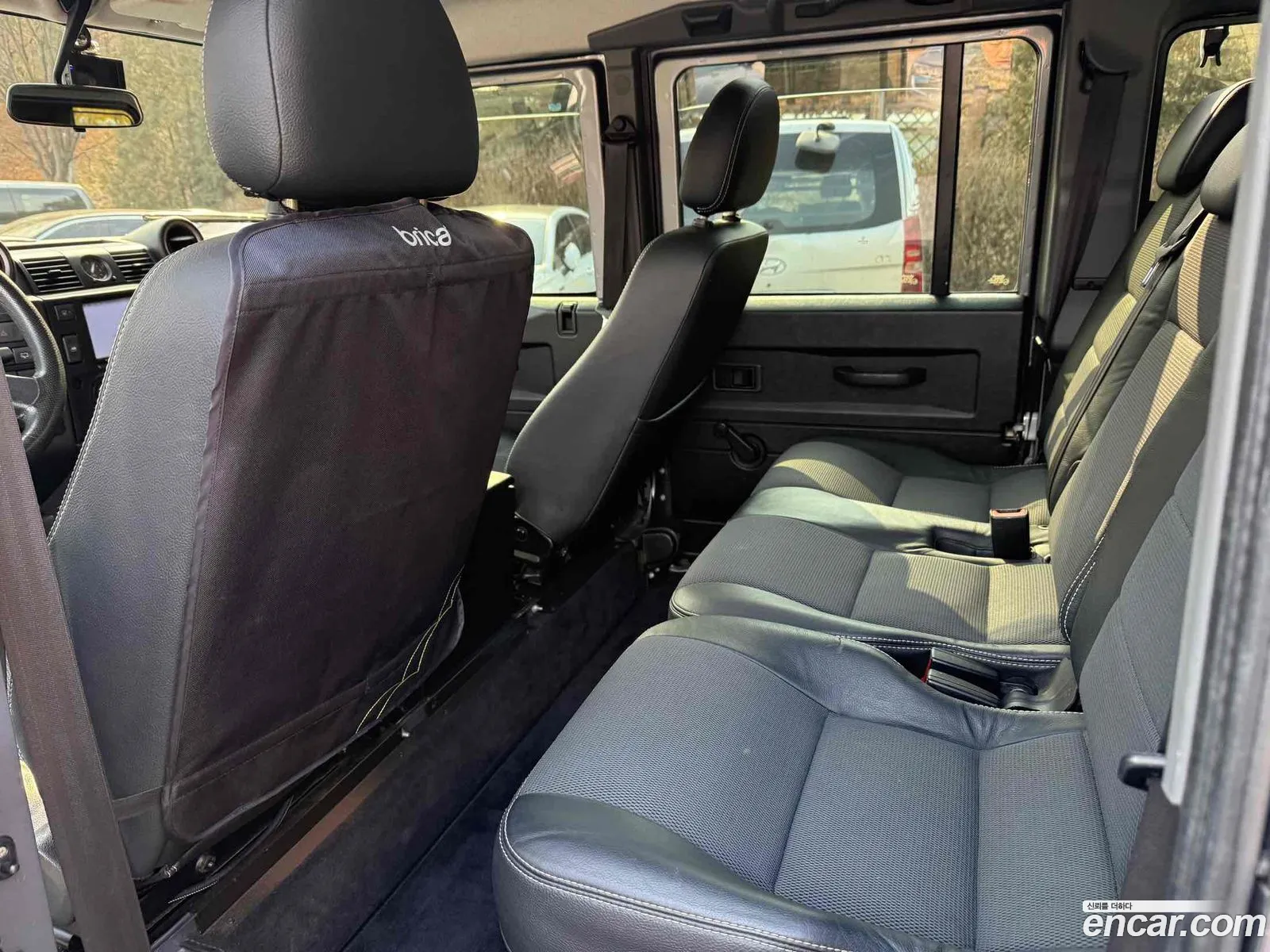Land Rover Defender 2012 — 2