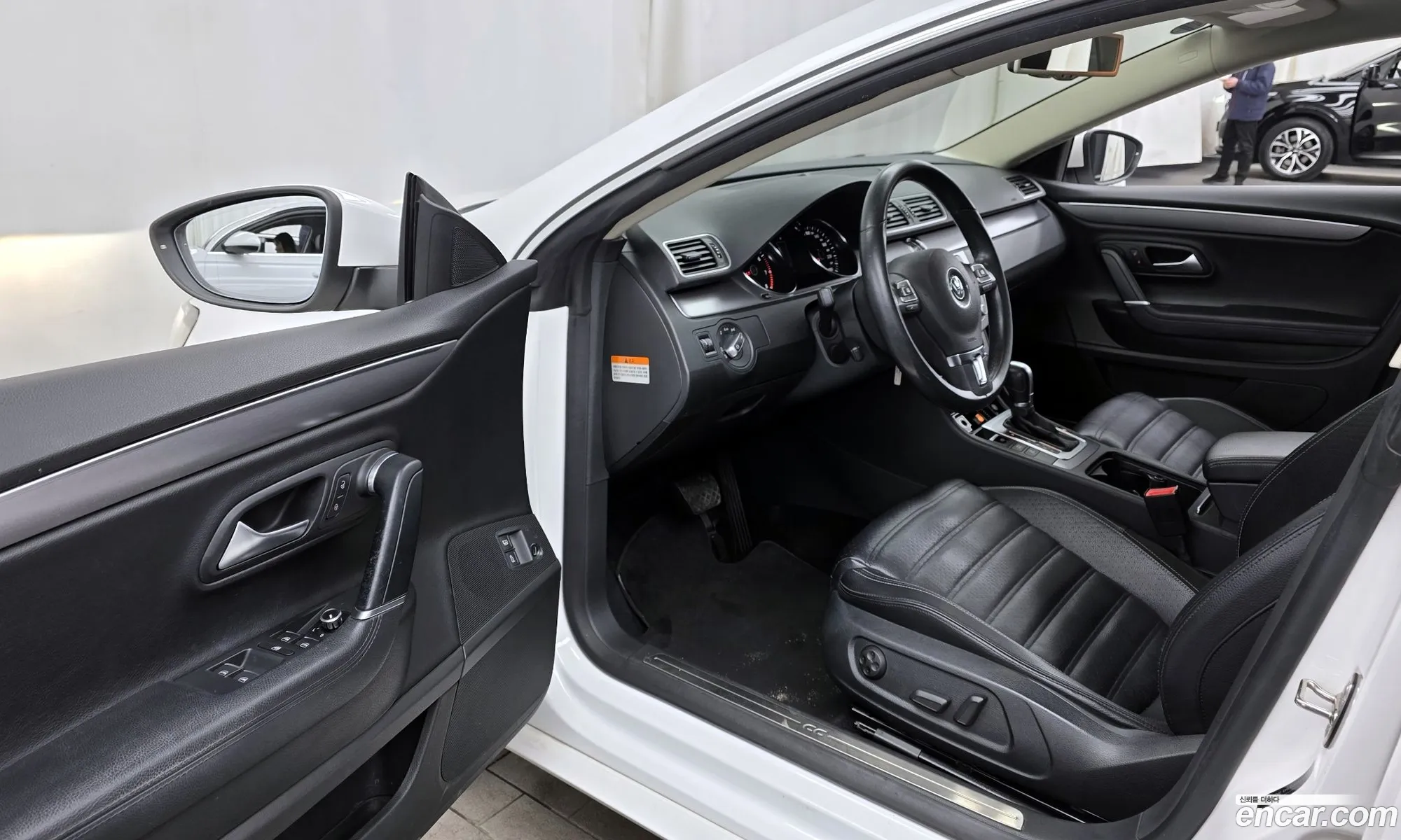 Volkswagen CC 2014 WVWZZZ3CZFE810604 — 8