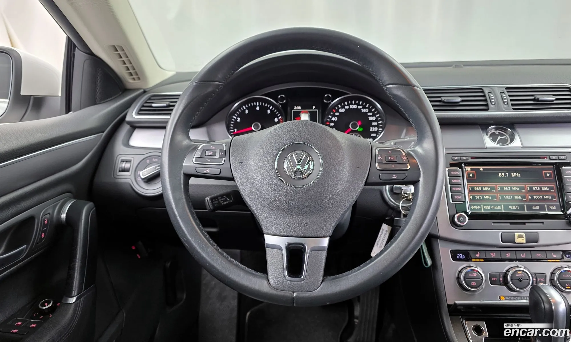 Volkswagen CC 2014 WVWZZZ3CZFE810604 — 17