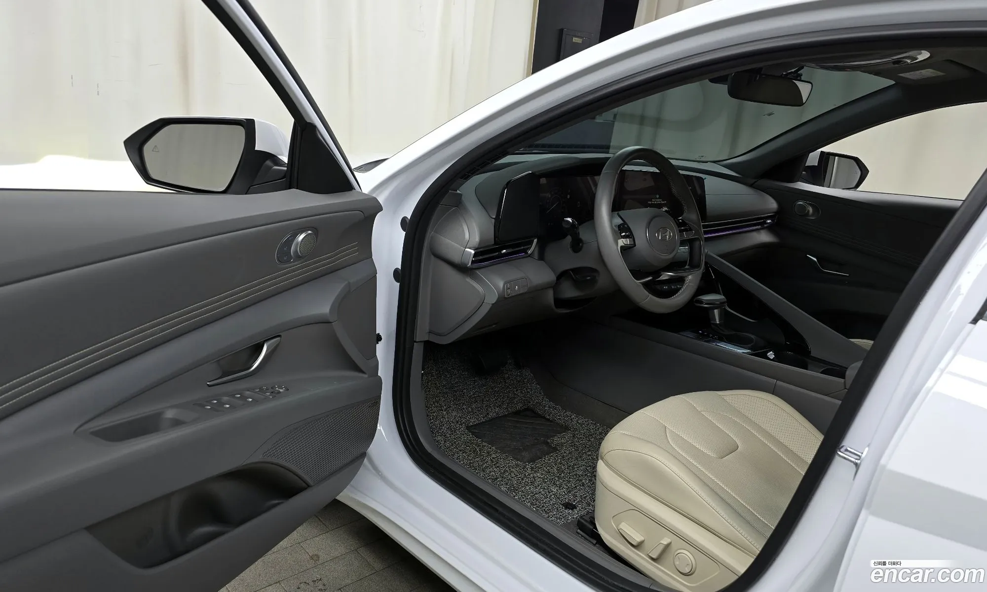 Hyundai Elantra 2024 — 7
