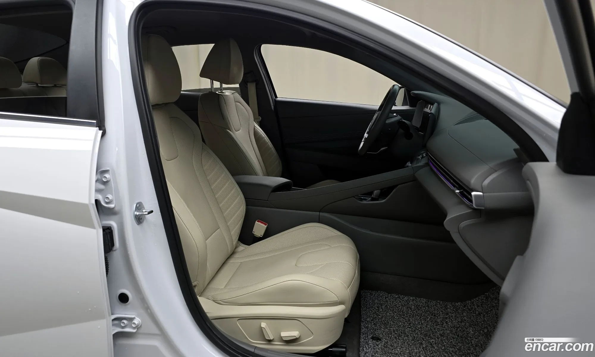 Hyundai Elantra 2024 — 14